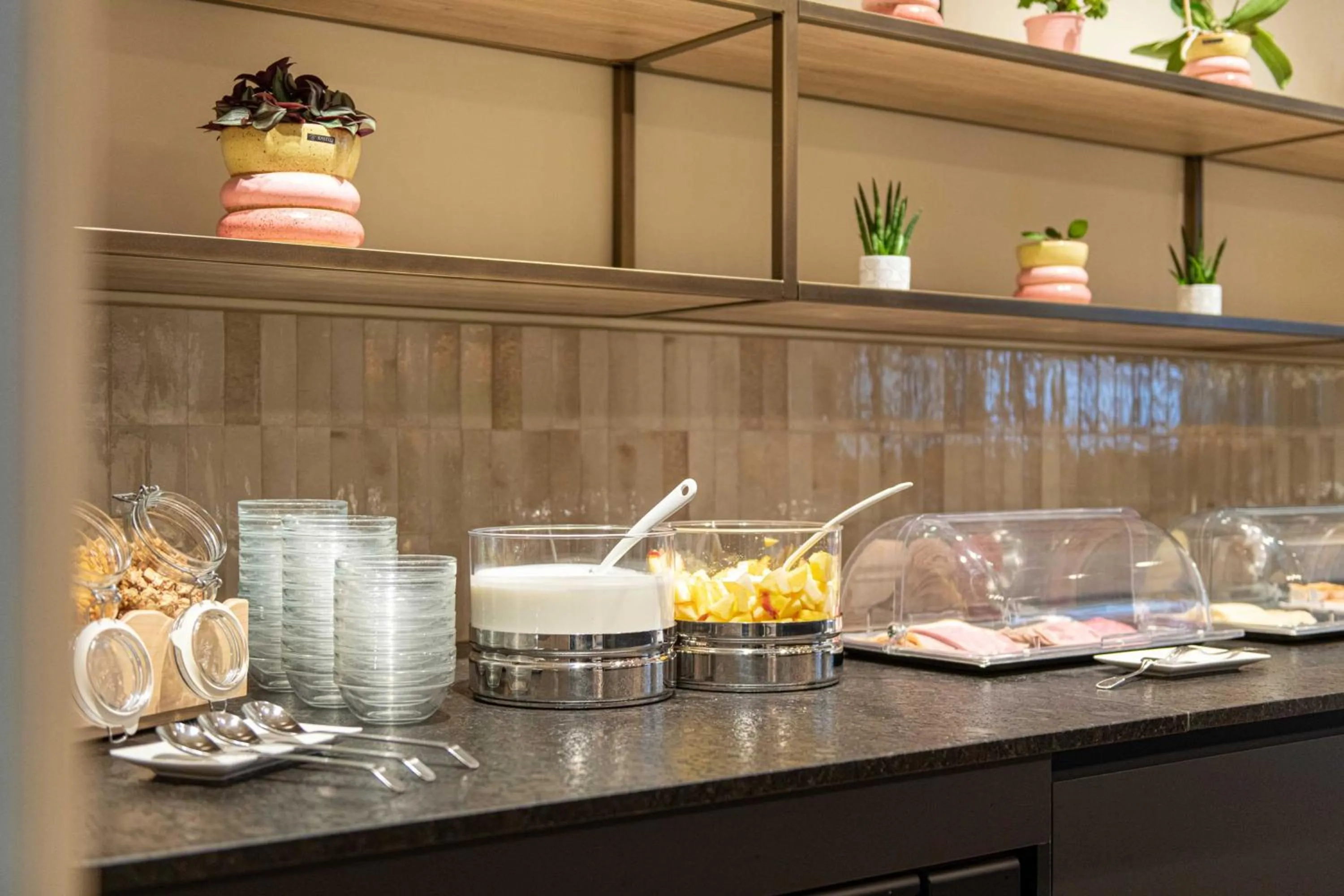 Breakfast in Hotel Sabot D'Or