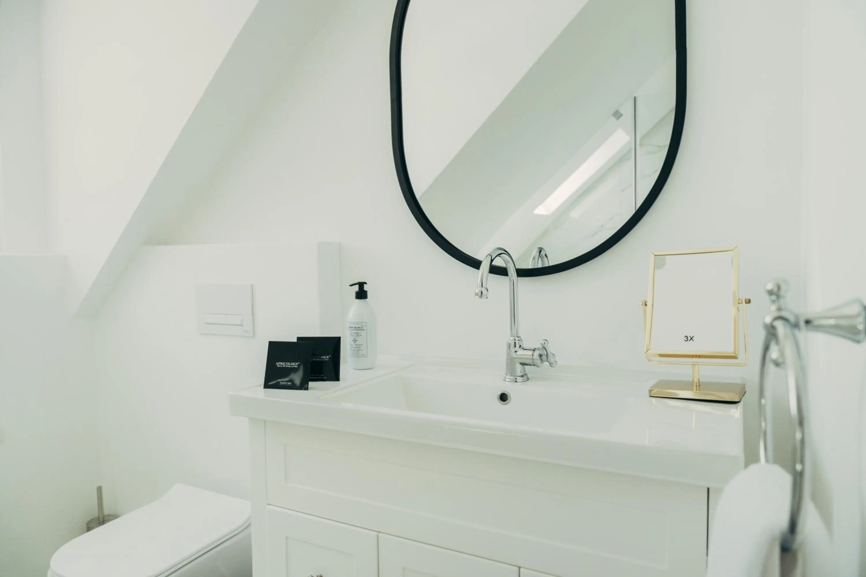 Bathroom in Les Chambres Guest House