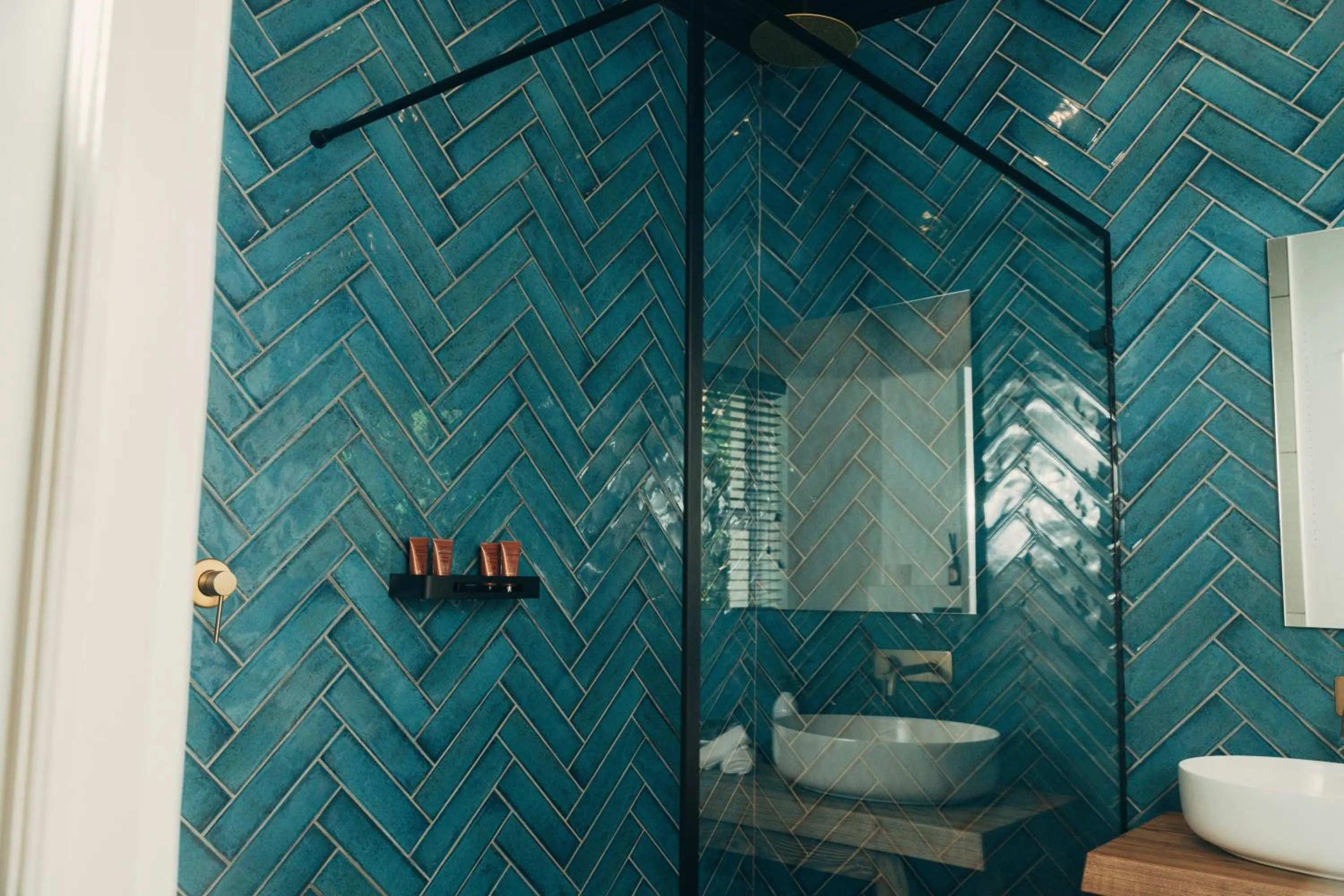 Shower in Les Chambres Guest House