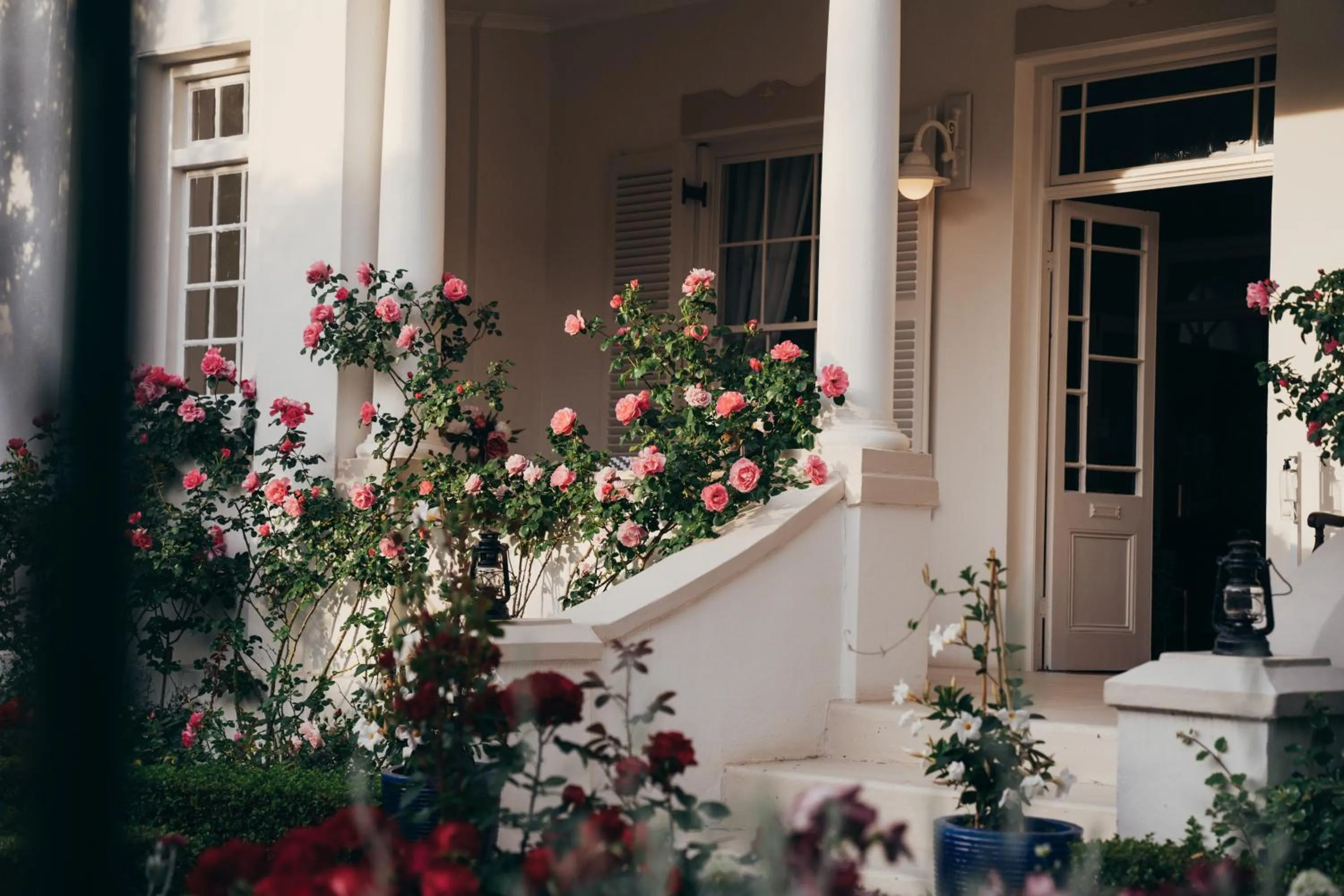 Property building in Les Chambres Guest House