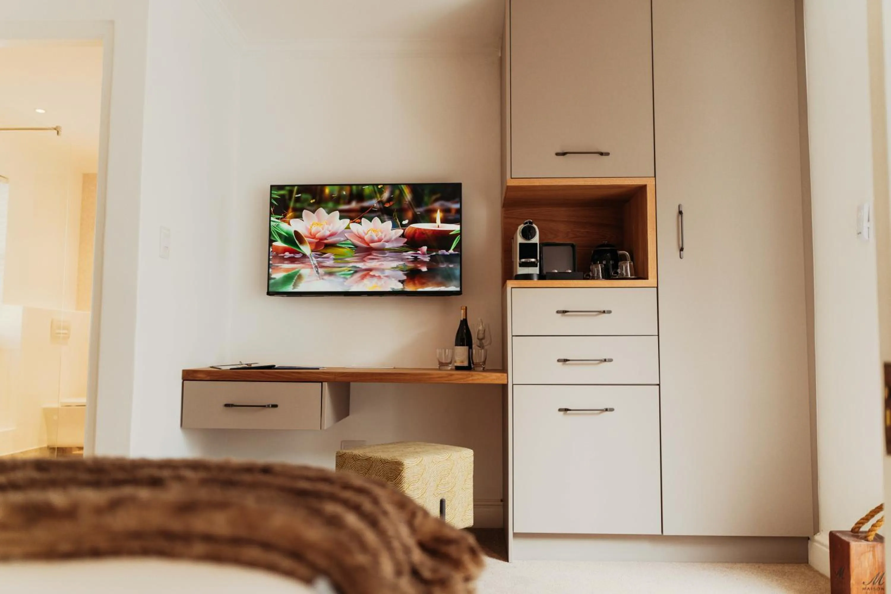 Coffee/tea facilities in Les Chambres Guest House