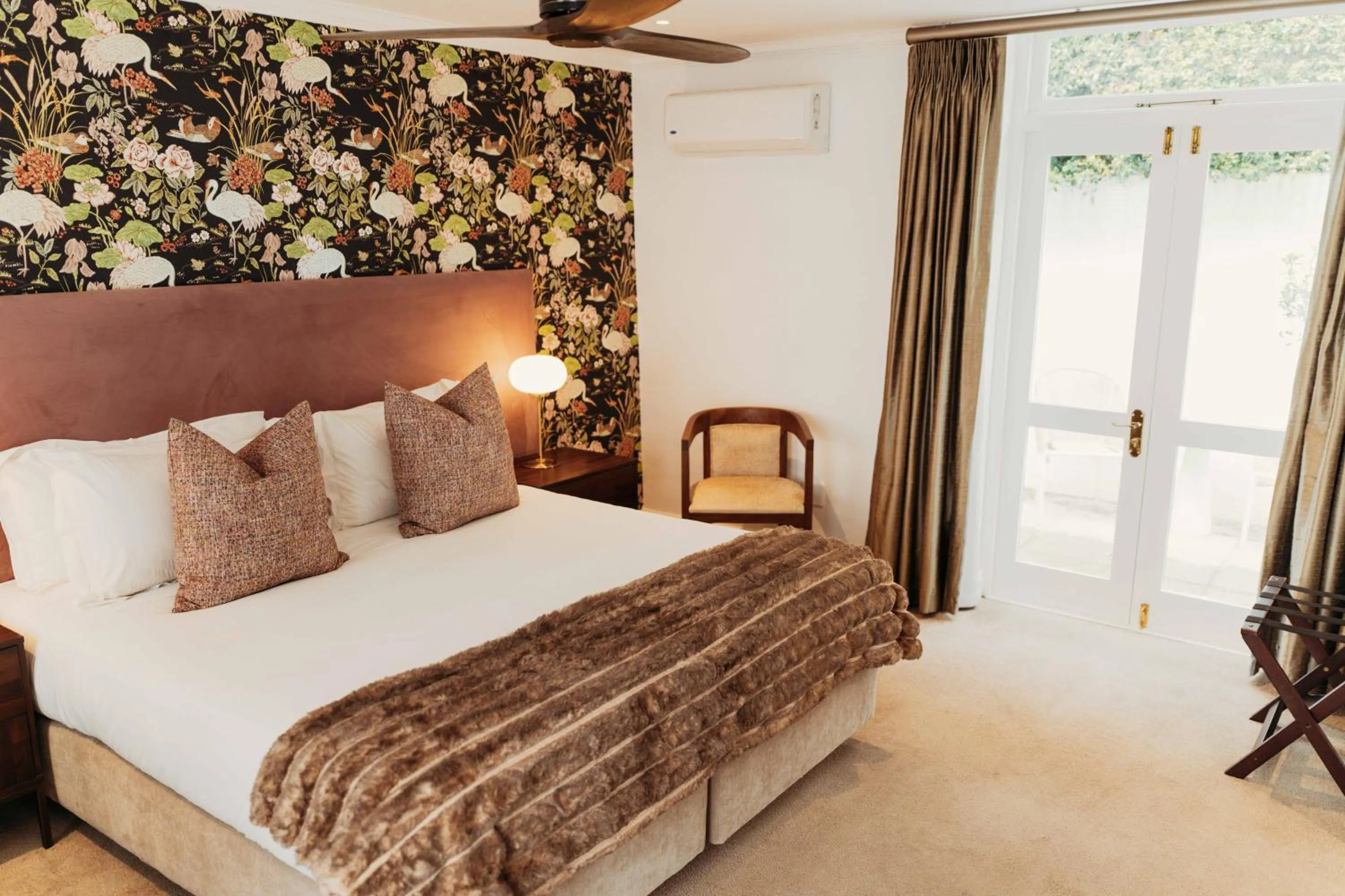 Bed in Les Chambres Guest House