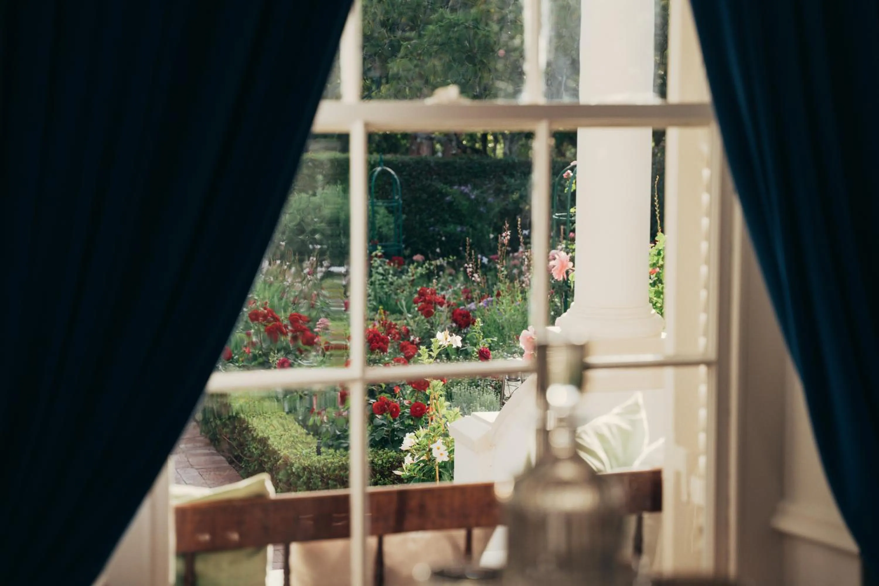 Garden view in Les Chambres Guest House