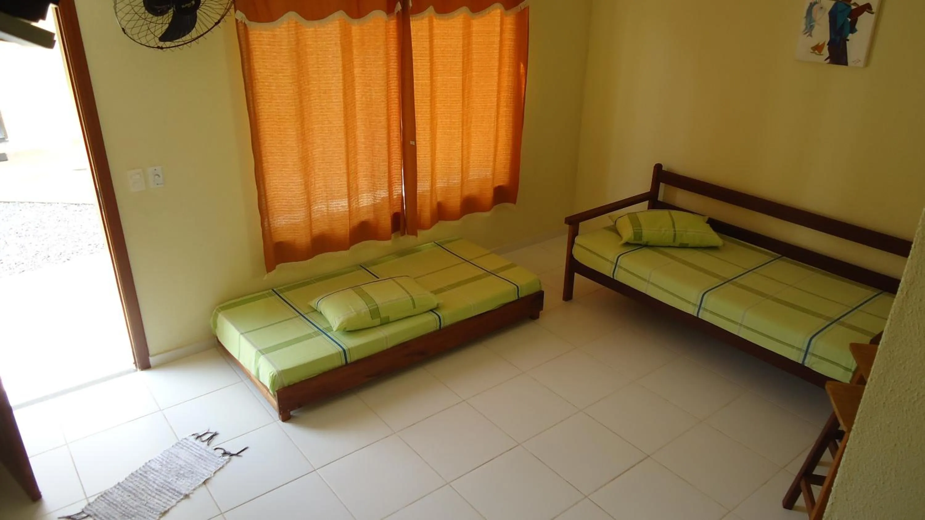 Living room, Bed in Mar e Lua Flats - Maresias