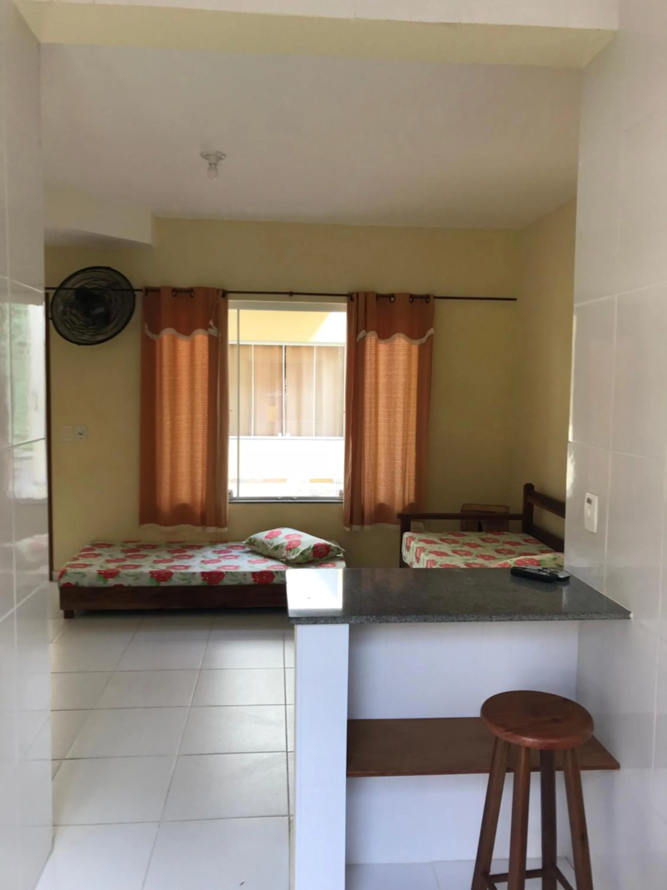 Living room, Bed in Mar e Lua Flats - Maresias