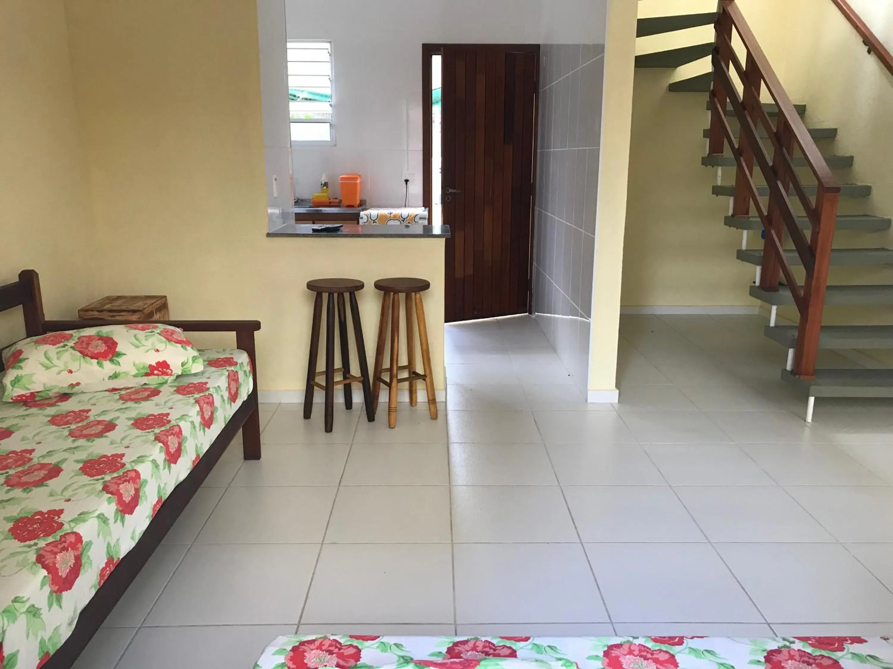 Living room, Bed in Mar e Lua Flats - Maresias