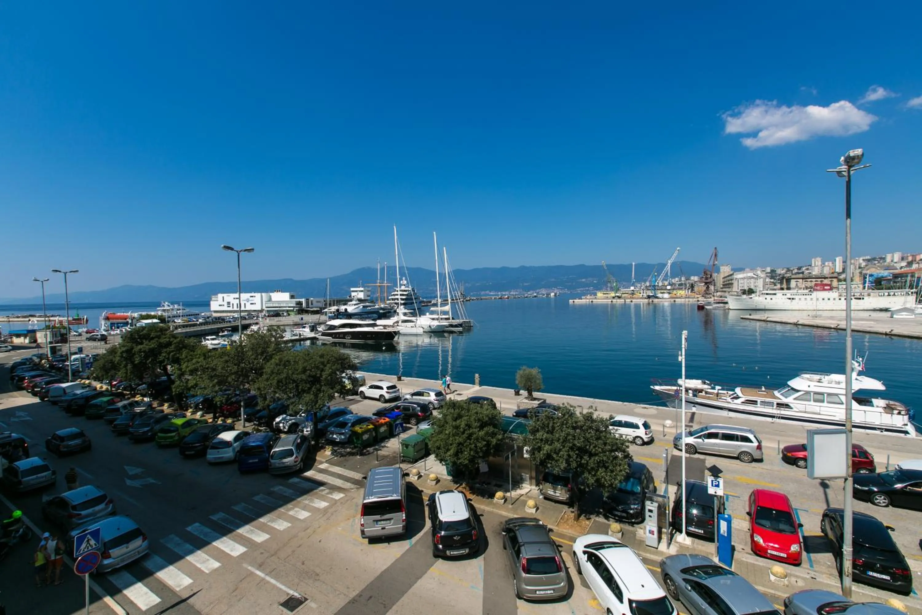 Sea view in Apartments Del Molo