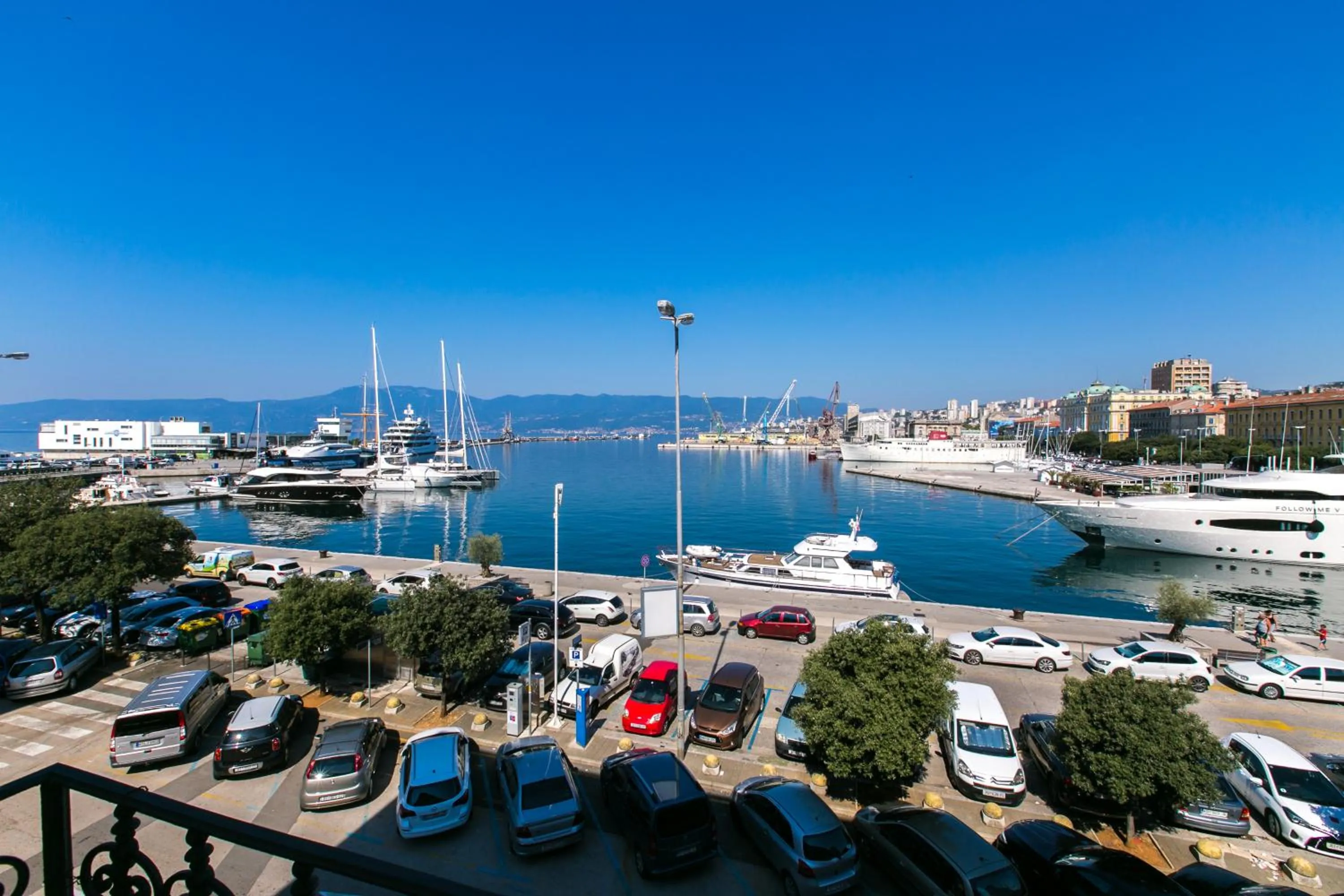 Sea view in Apartments Del Molo