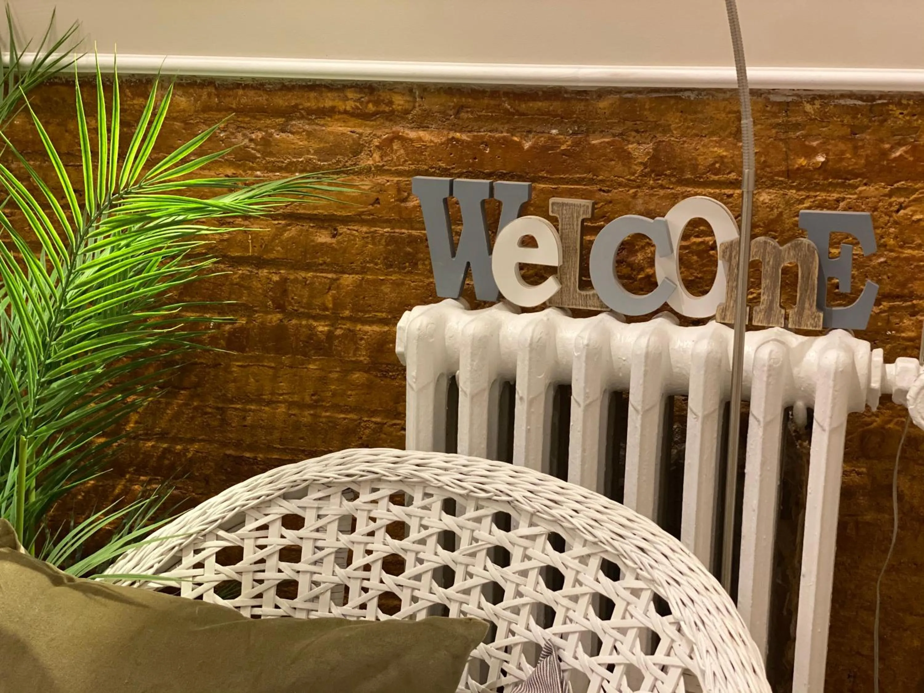 Area and facilities in Hostal Orleans