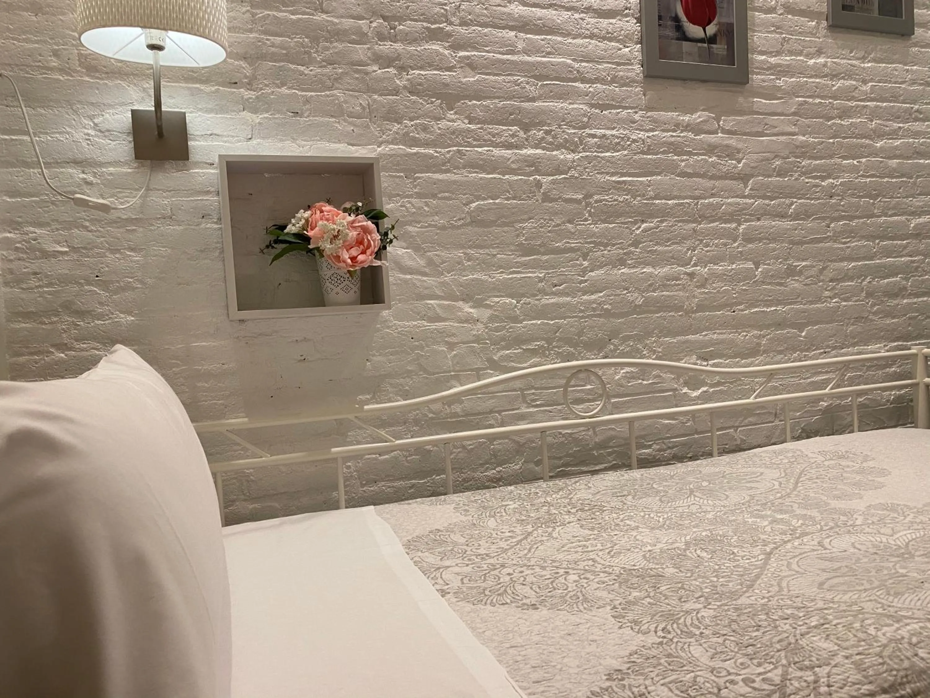 Bed in Hostal Orleans