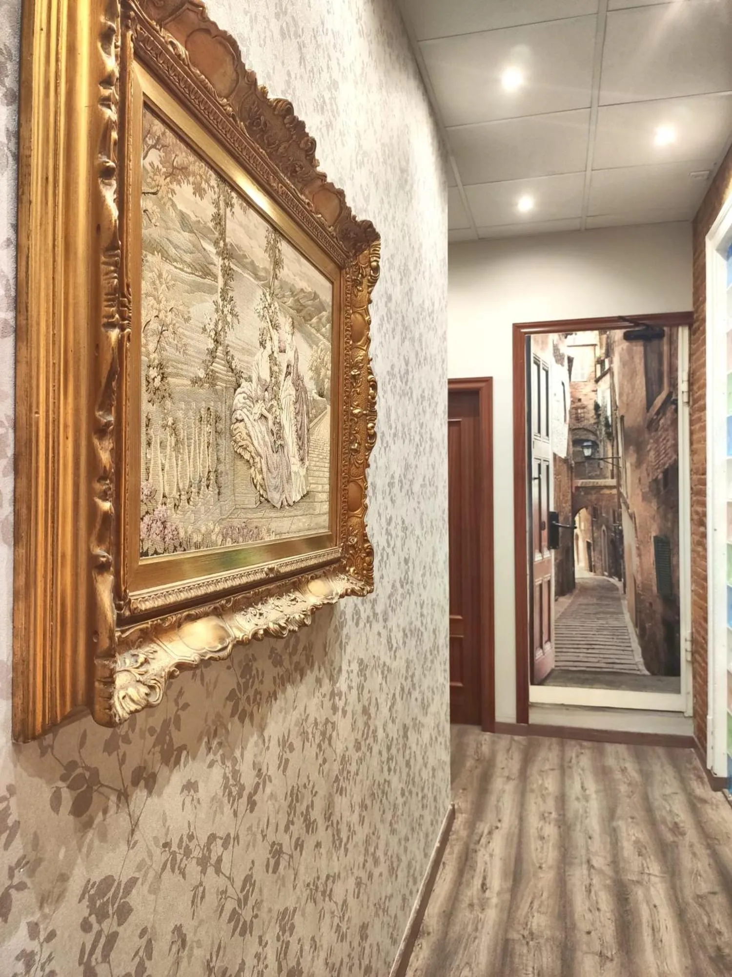 Area and facilities in Hostal Orleans