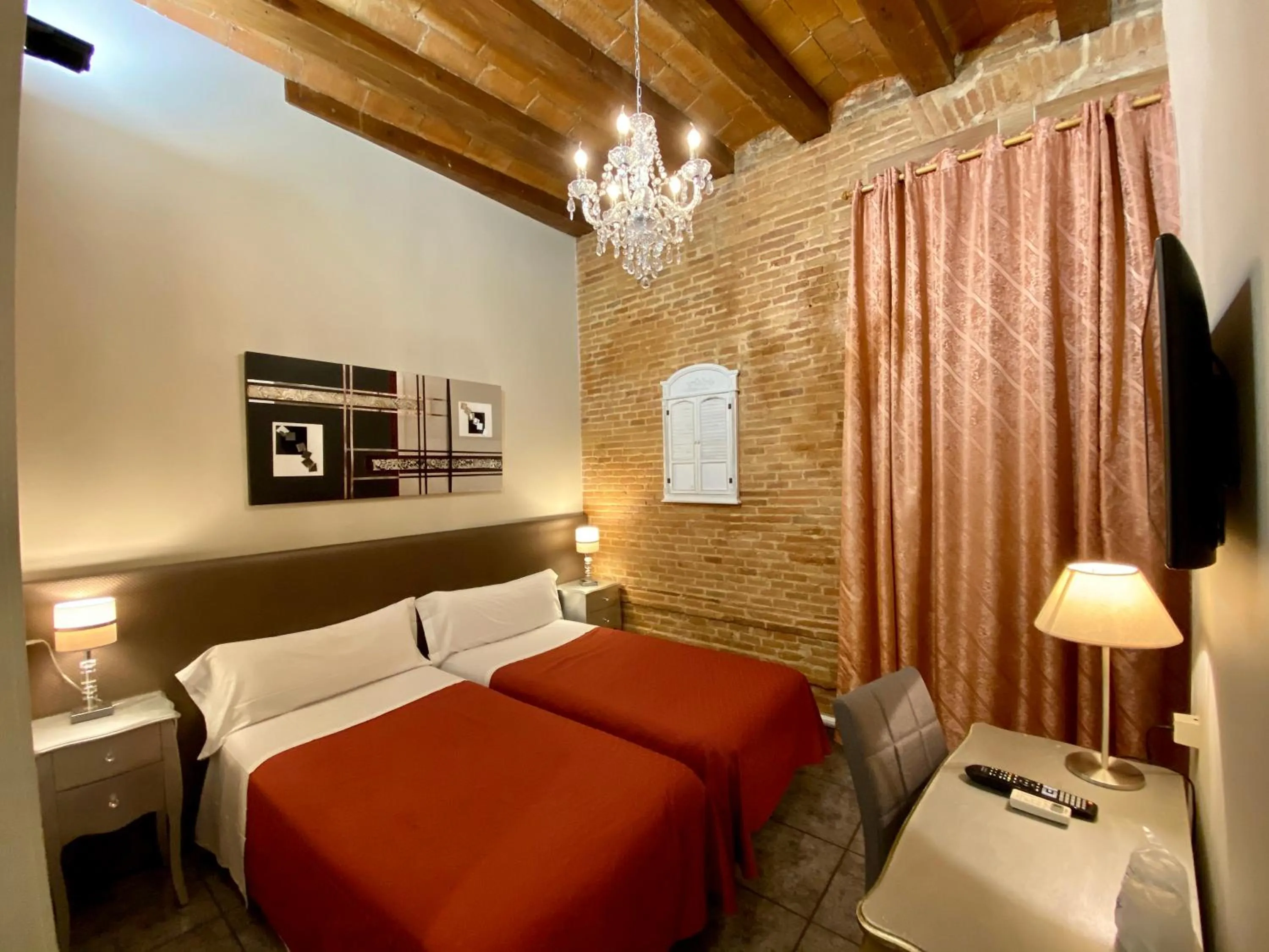 Bed in Hostal Orleans