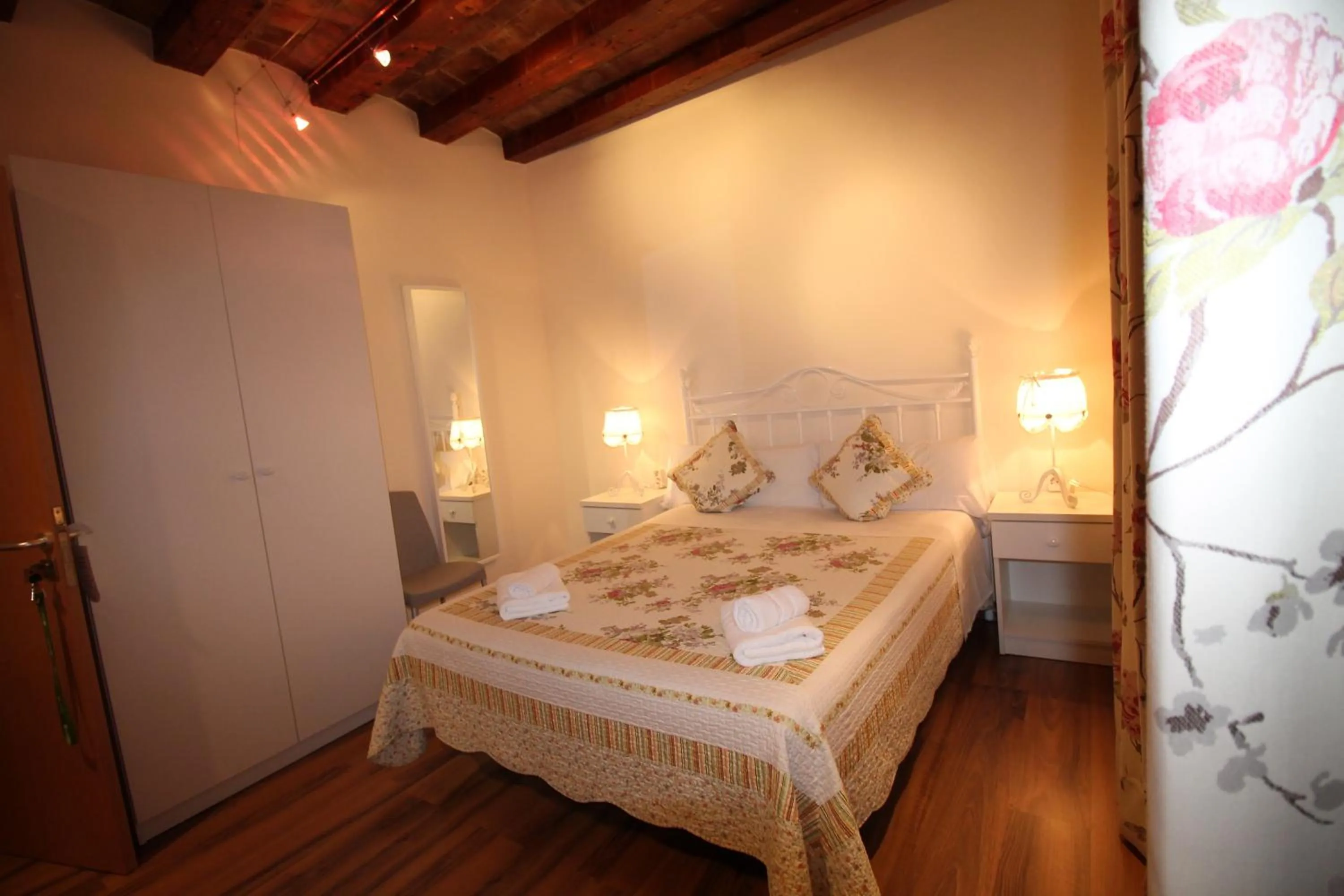 Photo of the whole room, Bed in Hostal Orleans