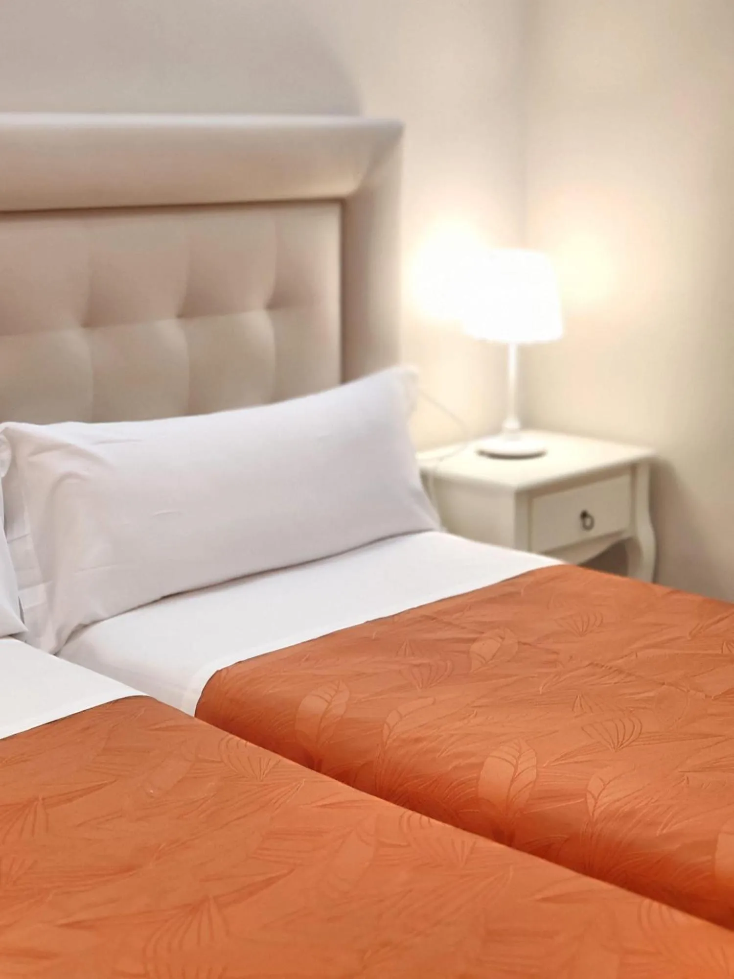 Bed in Hostal Orleans