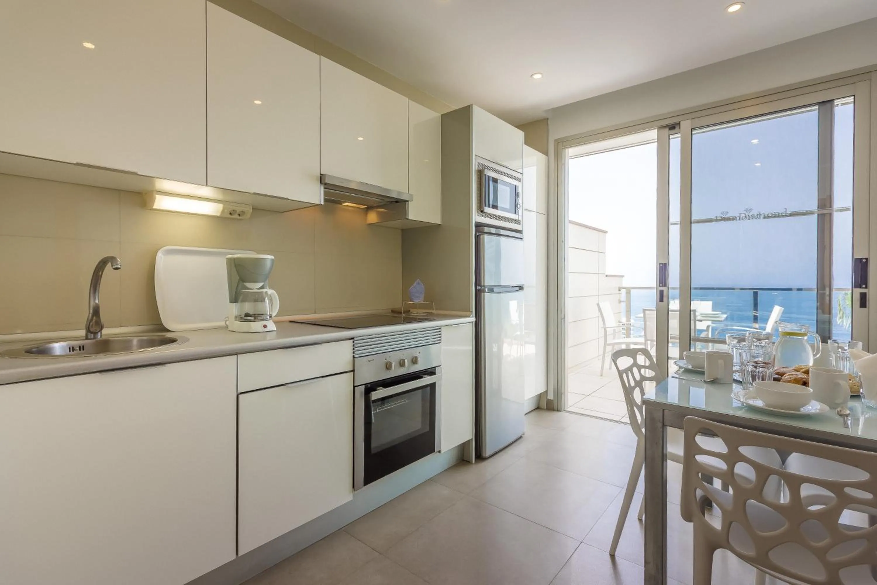 Kitchen or kitchenette in Klayman Diamond Aparthotel