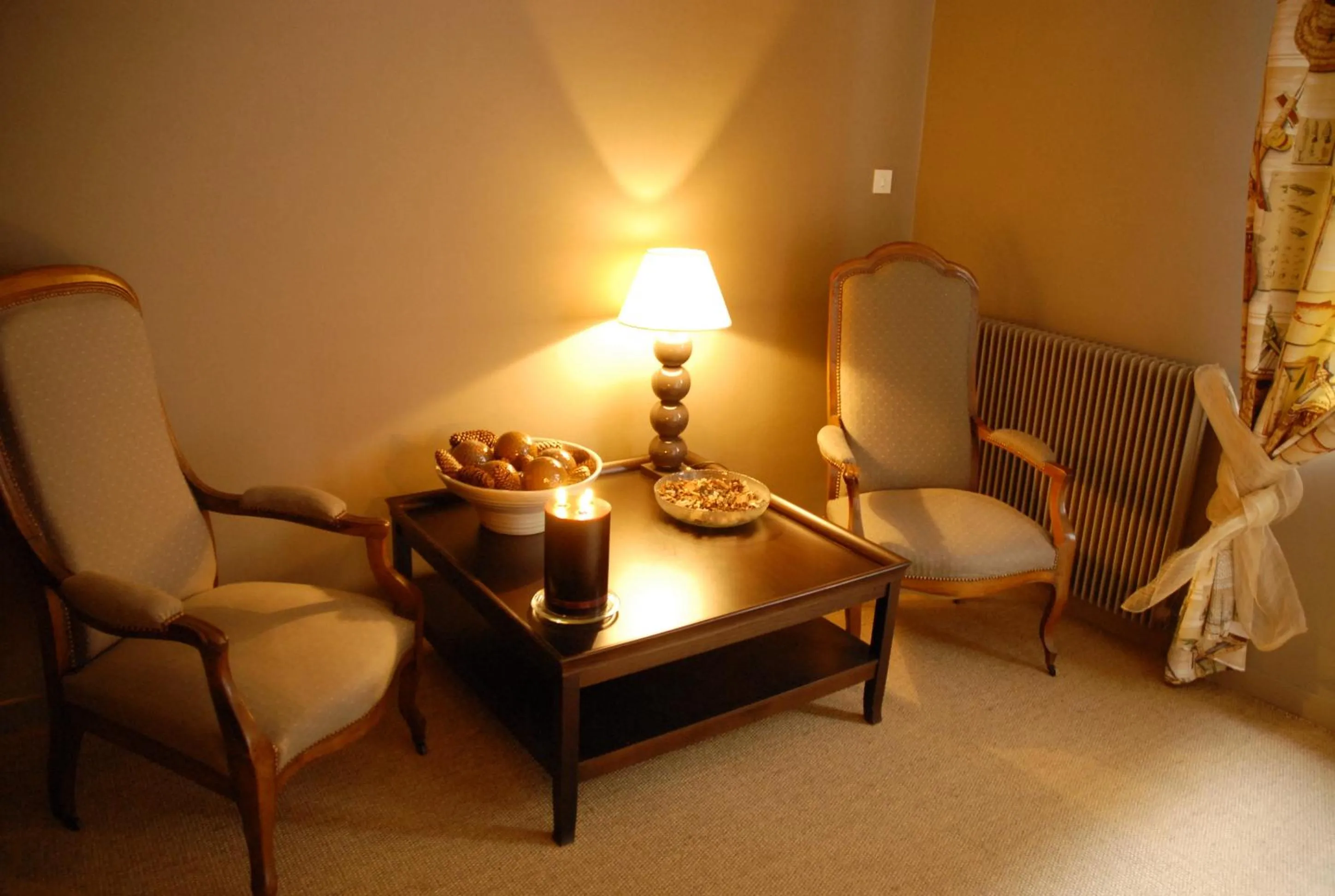 Seating area in Hôtel de France