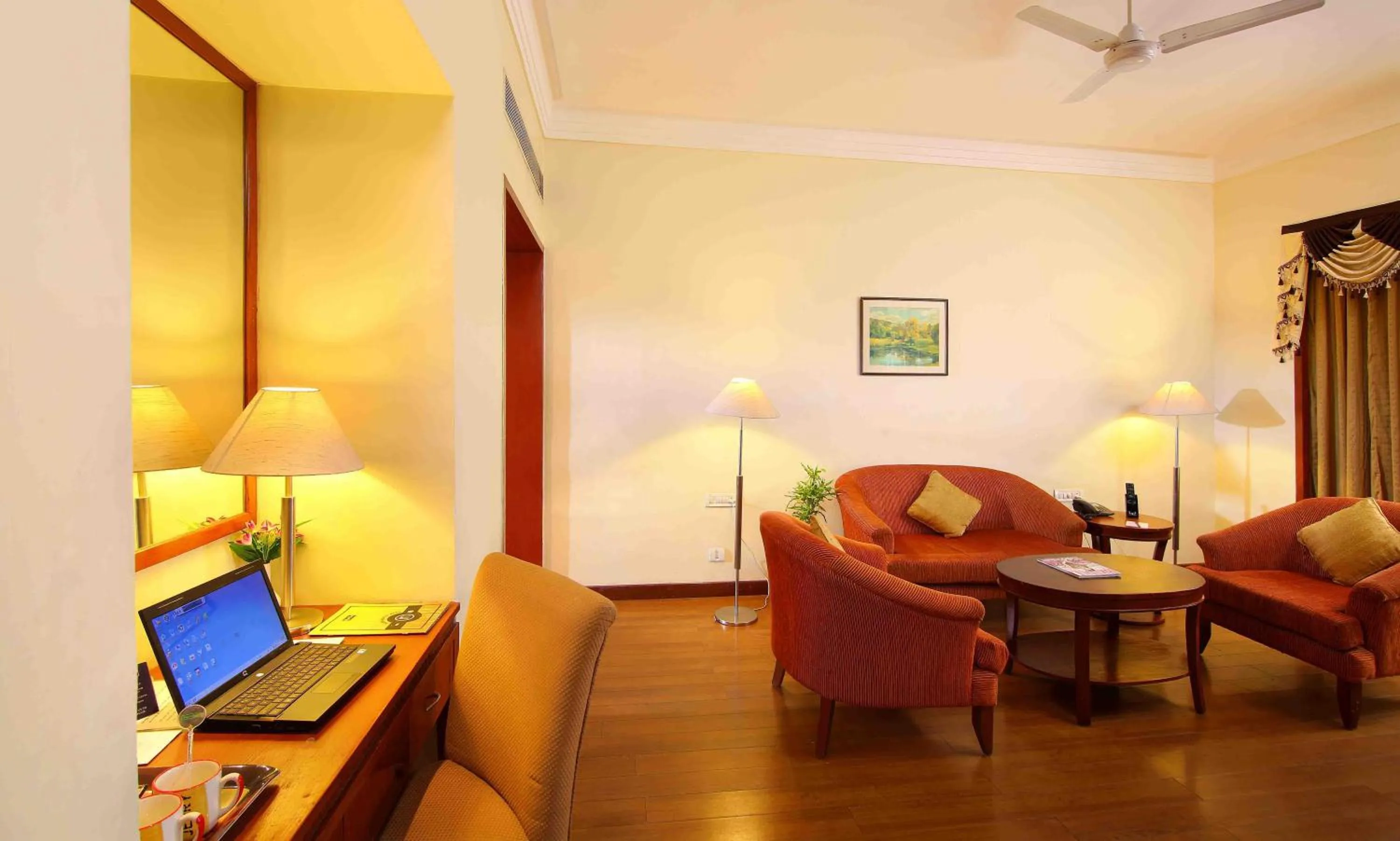 Communal lounge/ TV room in Royal Court