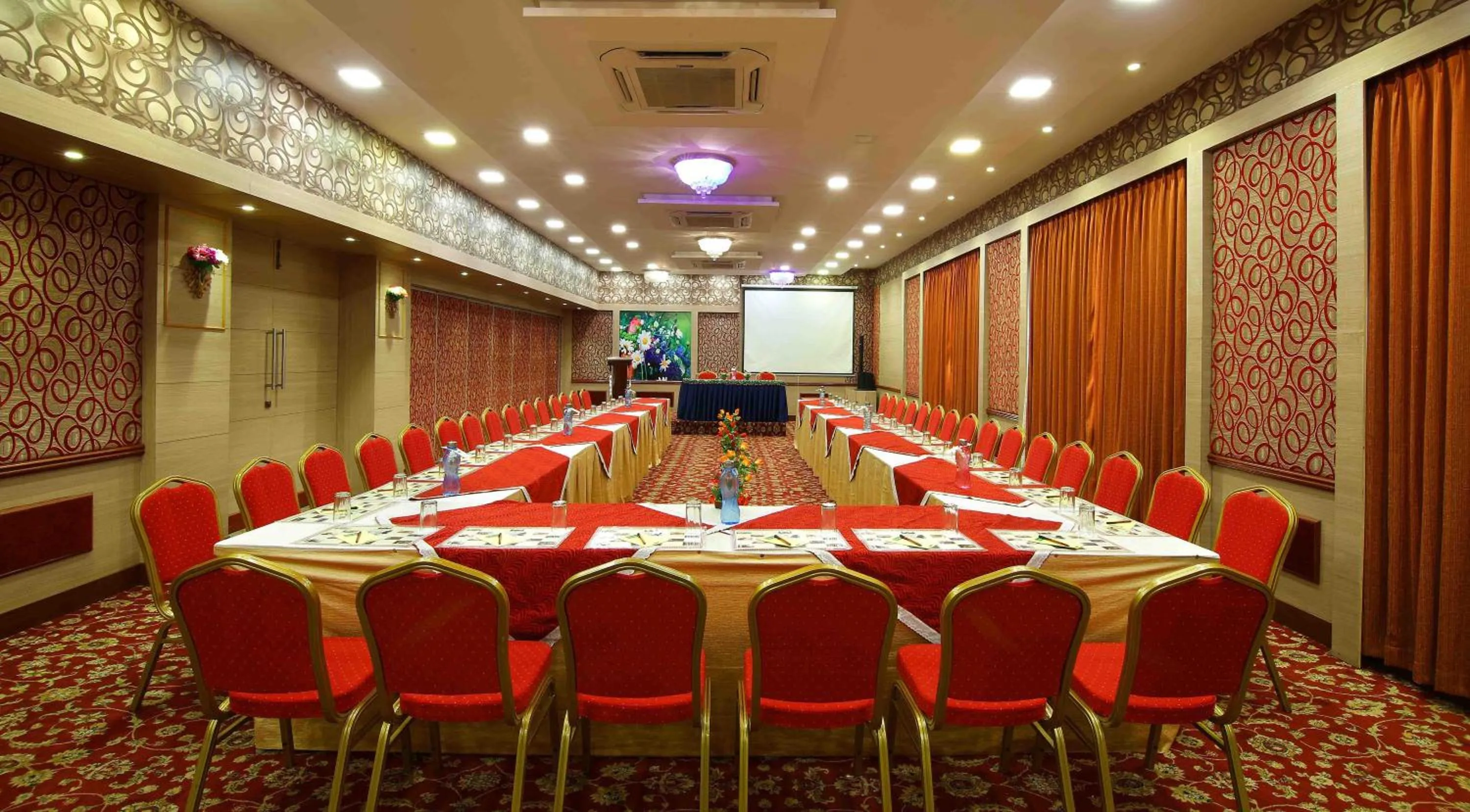 Meeting/conference room in Royal Court