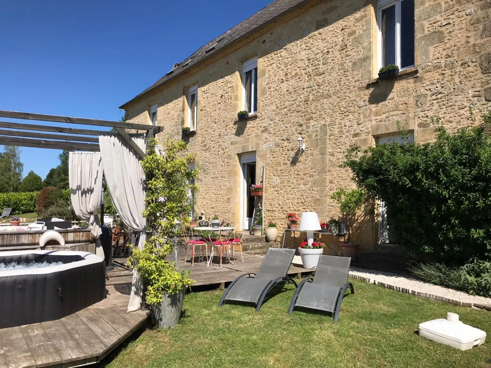 Property building in Le Clos des Bories