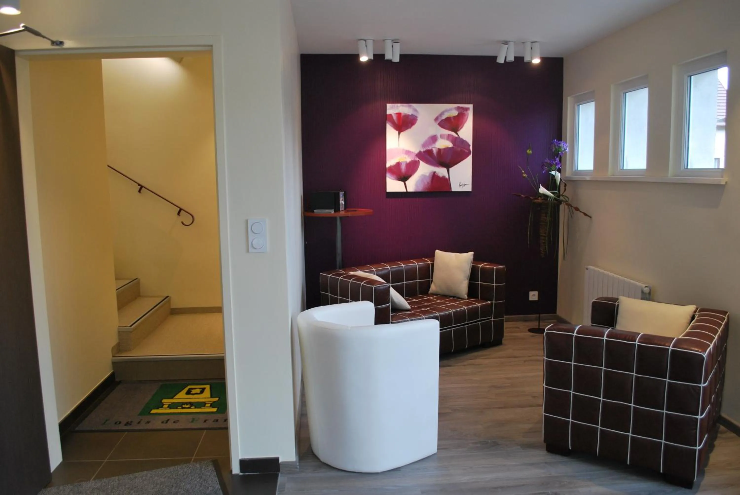 Lounge or bar in Logis Hôtel & Restaurant Les Perce-Neige