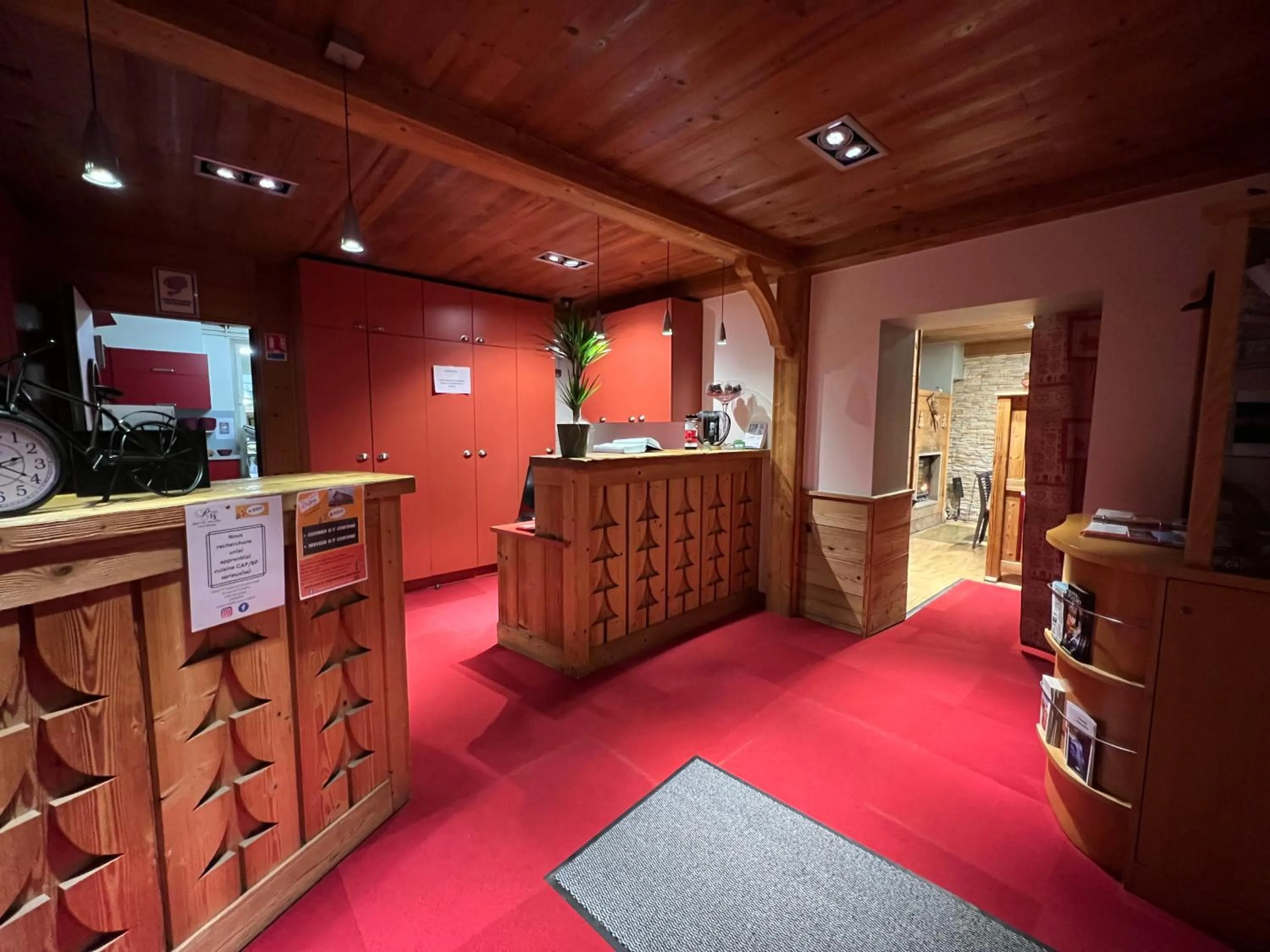 Logis Hôtel & Restaurant Les Perce-Neige