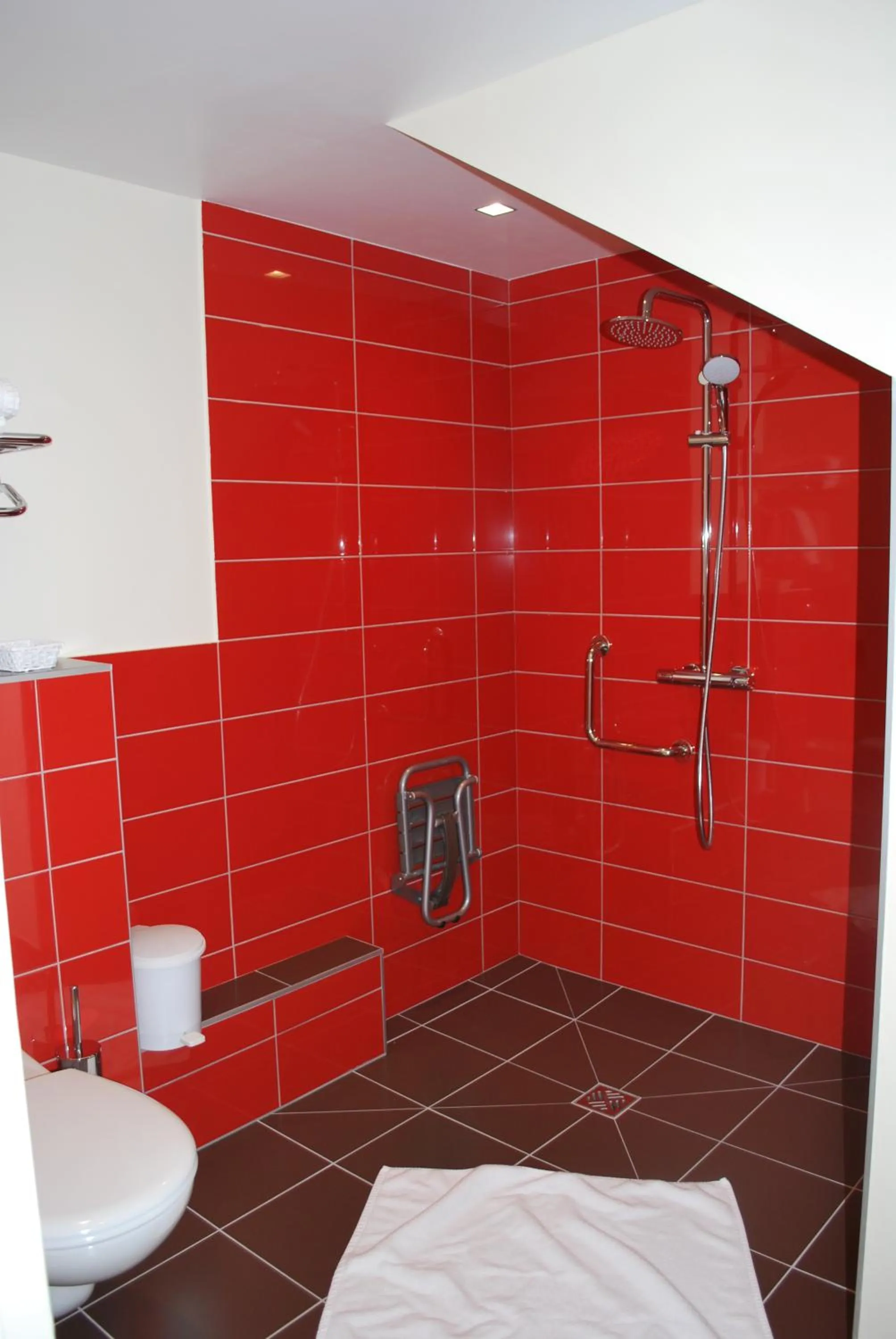 Bathroom in Logis Hôtel & Restaurant Les Perce-Neige