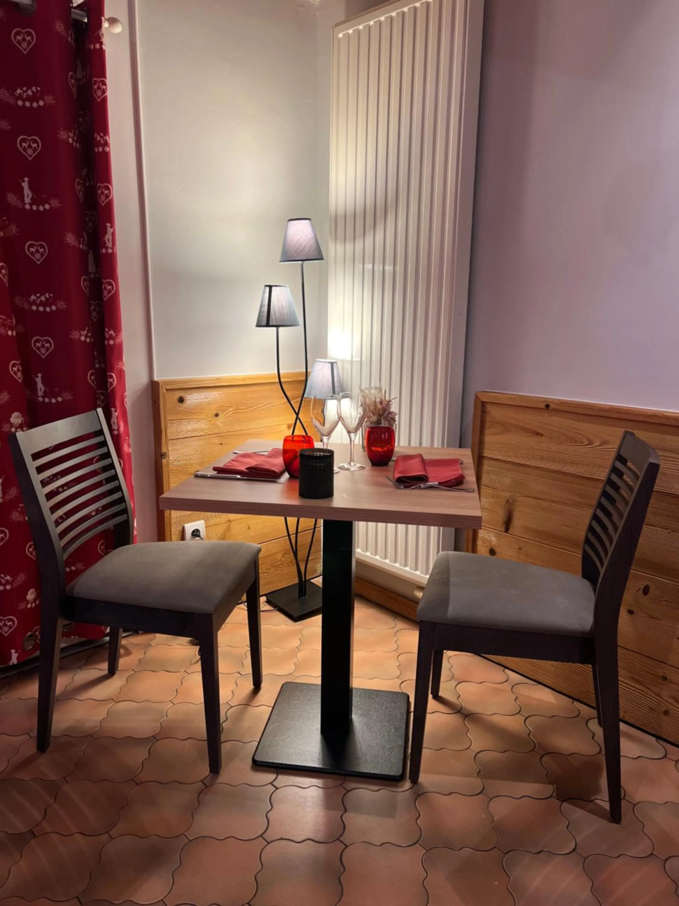 Logis Hôtel & Restaurant Les Perce-Neige