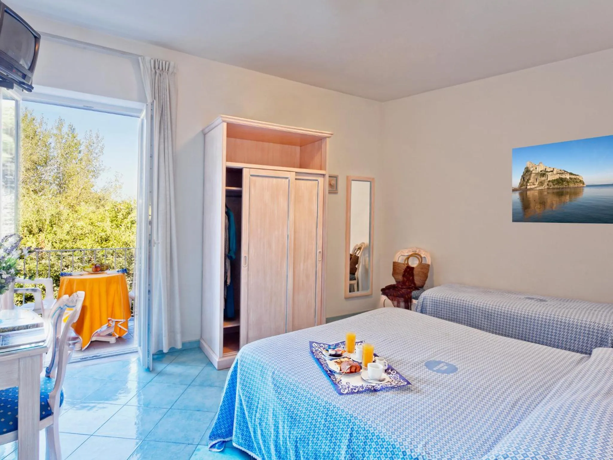 Photo of the whole room, Bed in Hotel Cleopatra