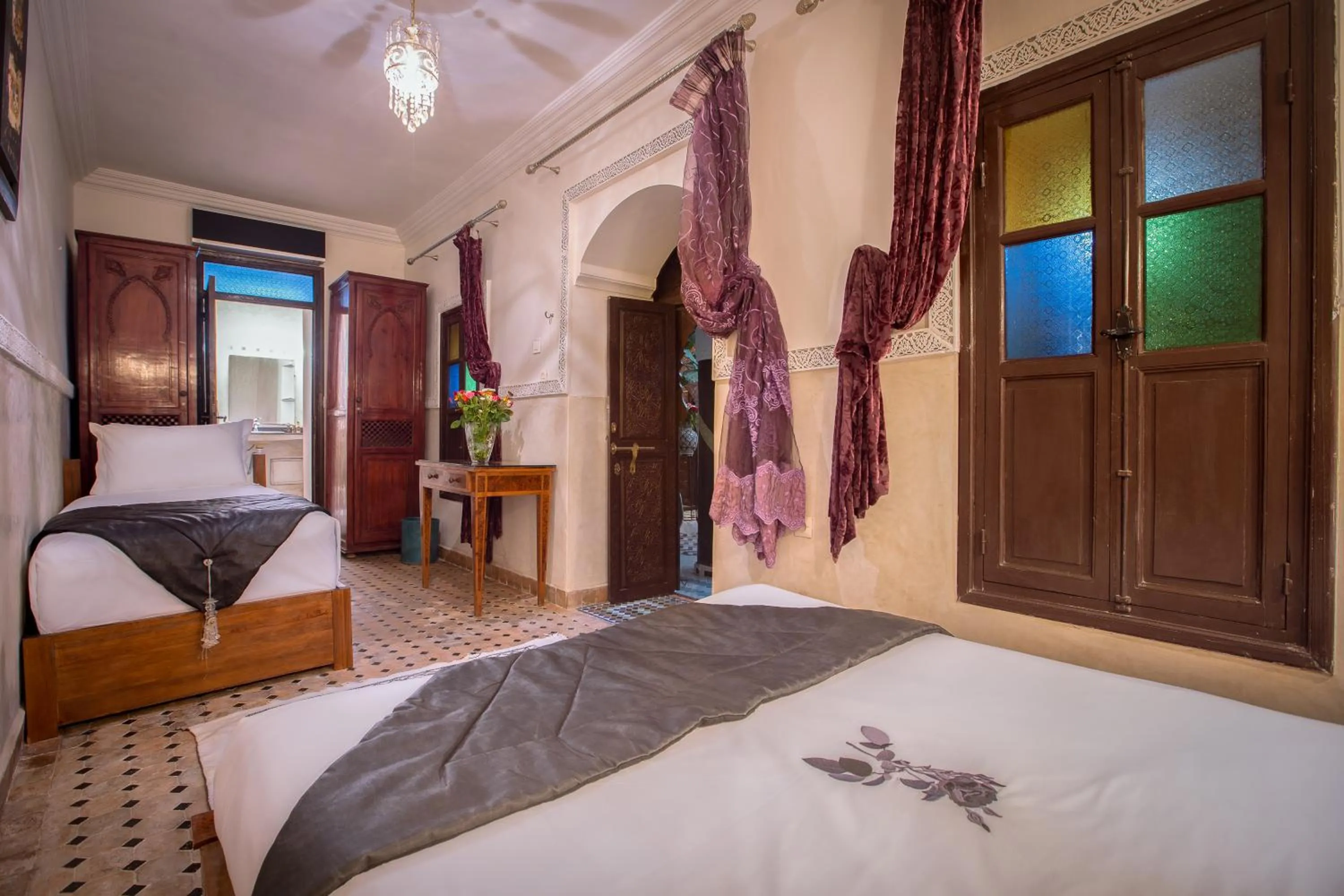 Photo of the whole room, Bed in Riad Ben Tachfine