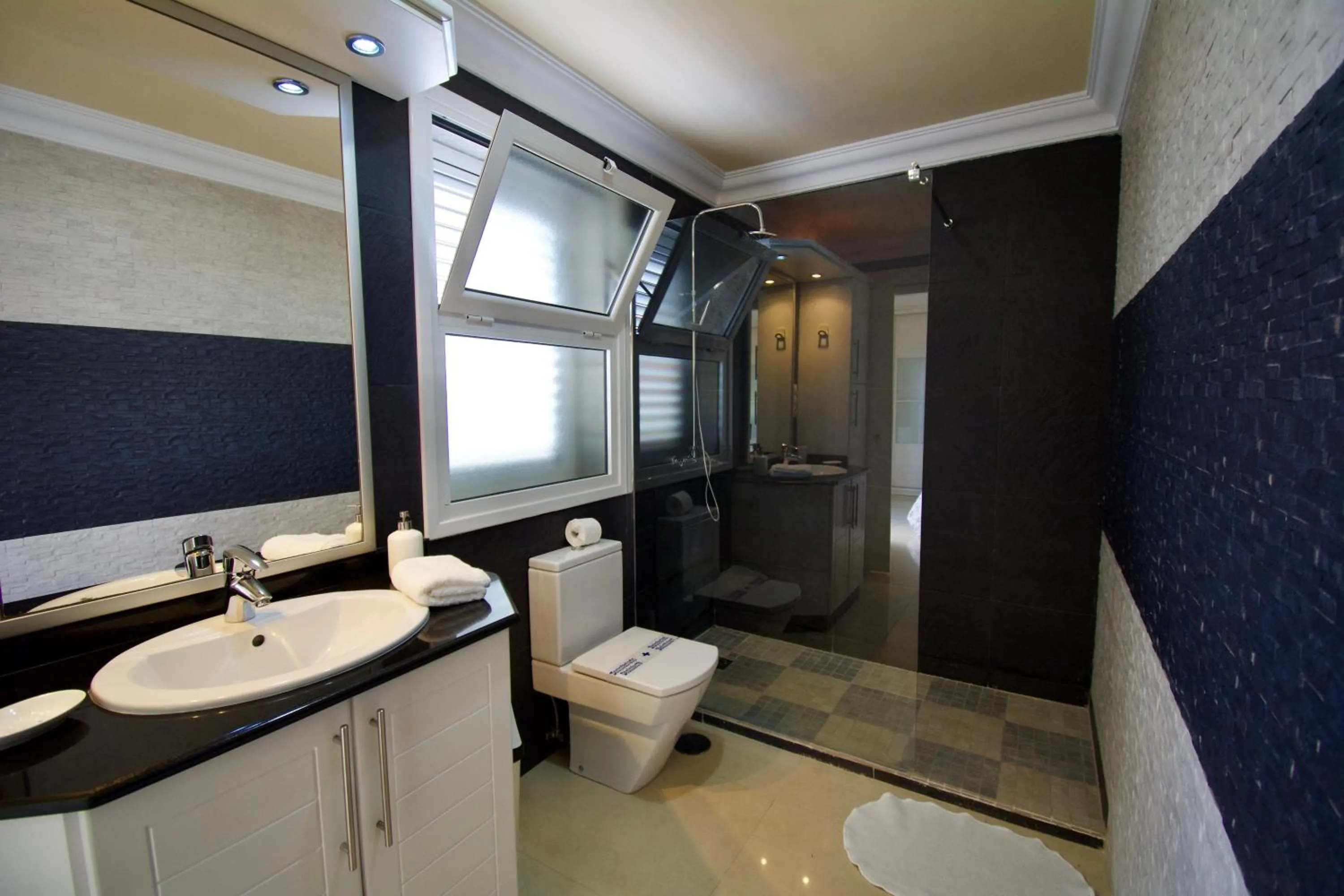 Shower in Villa Lovisi