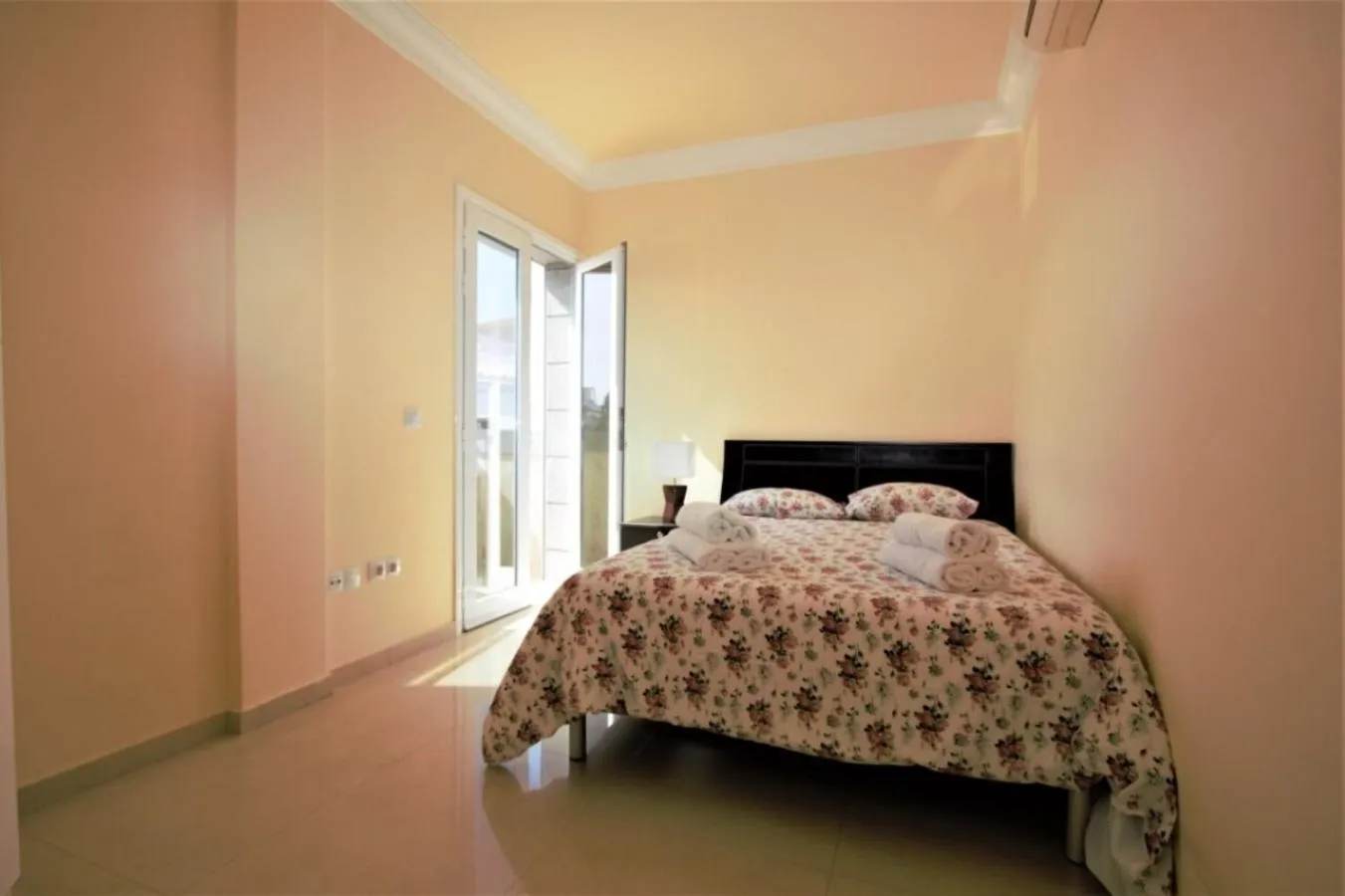 Bedroom, Bed in Villa Lovisi