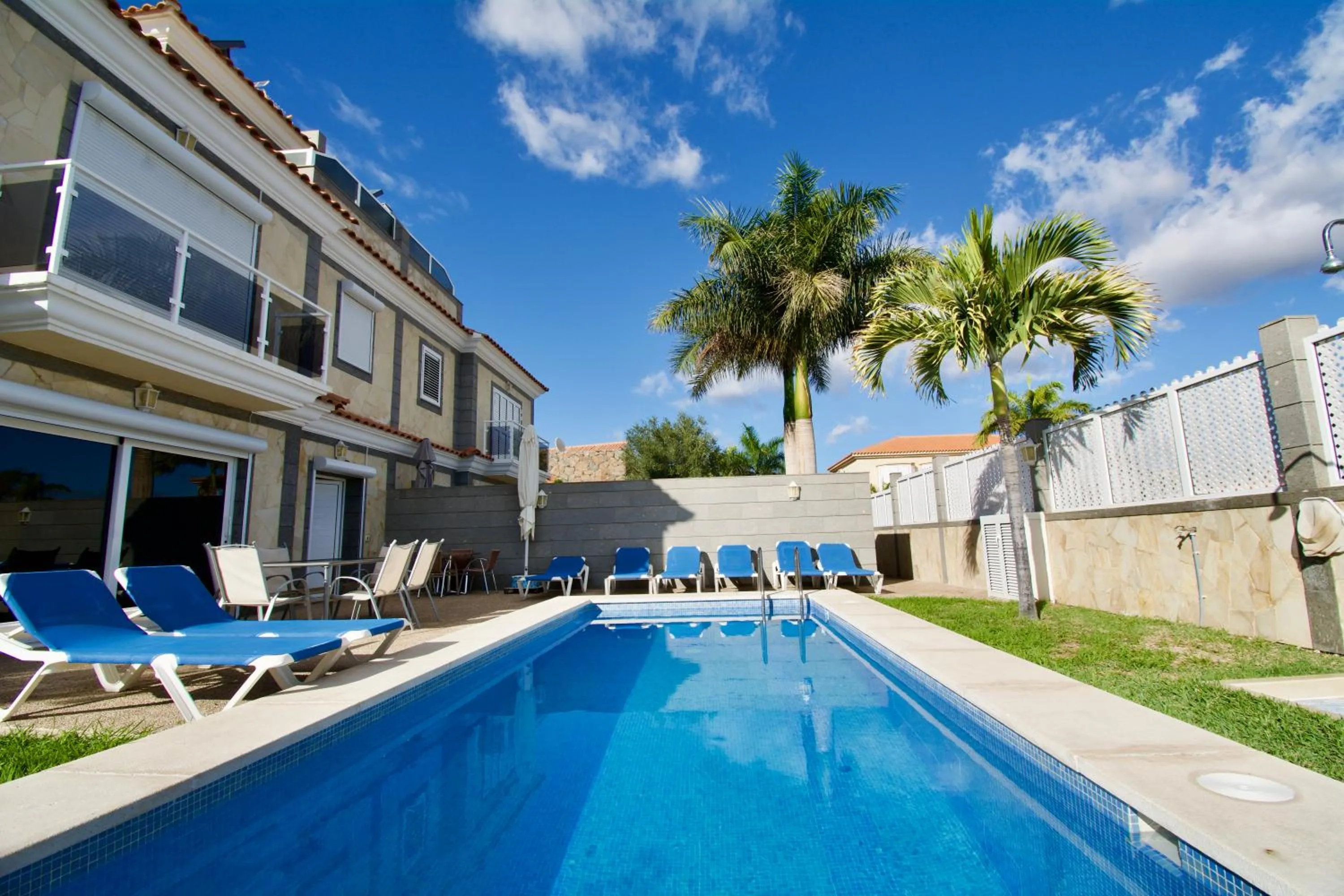 Facade/entrance in Villa Lovisi