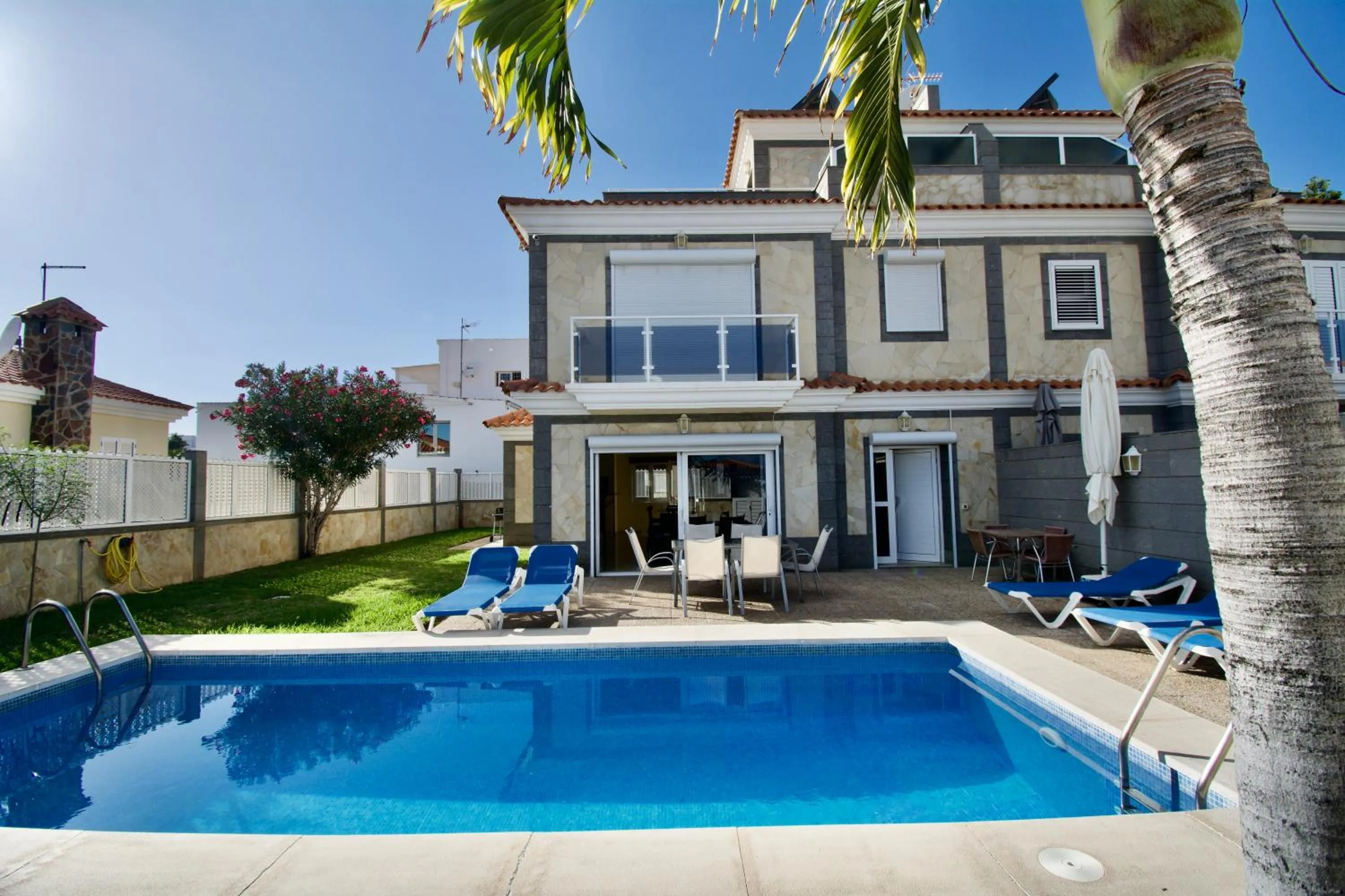 Property building in Villa Lovisi