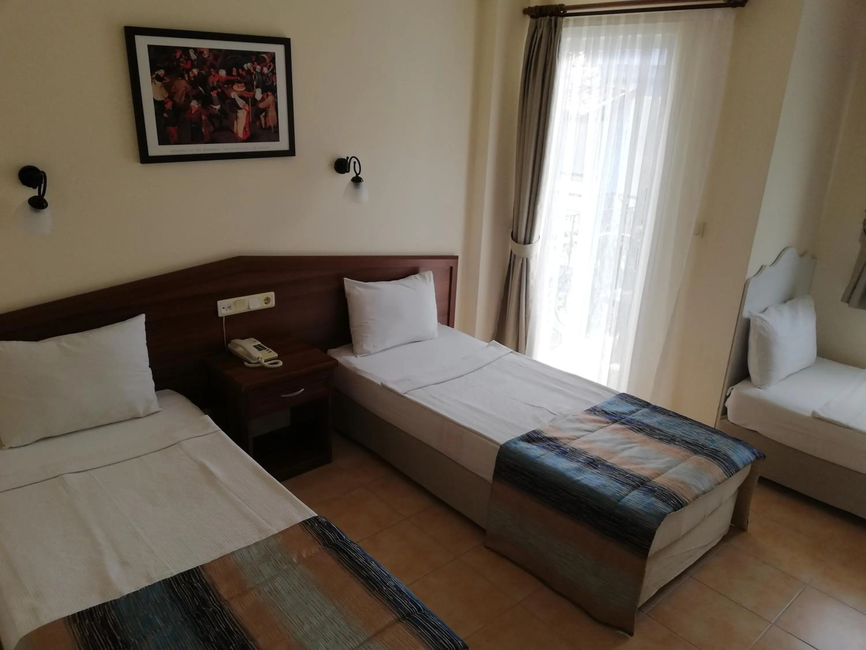 Photo of the whole room in Karbel Hotel