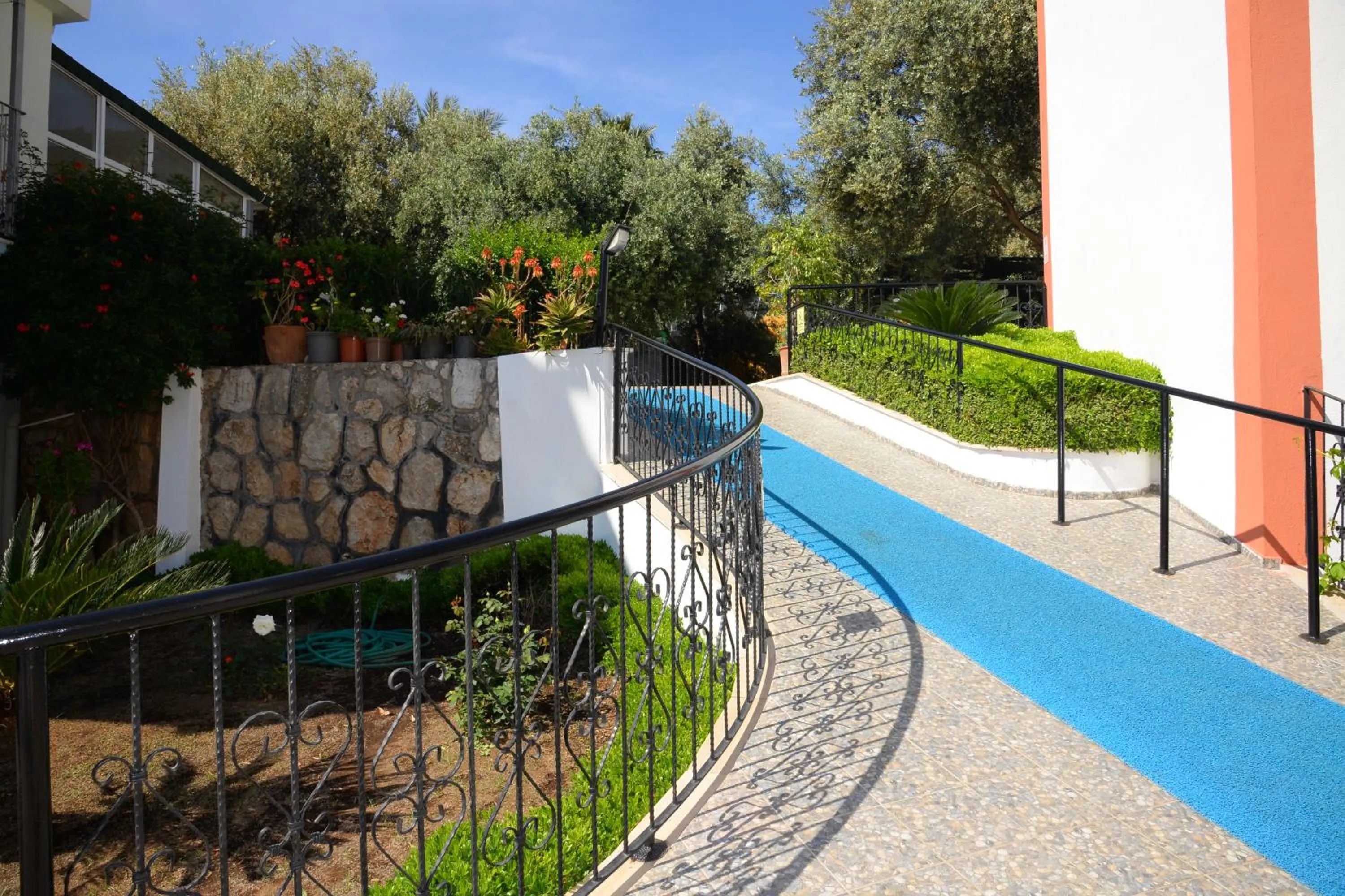 Garden in Karbel Hotel