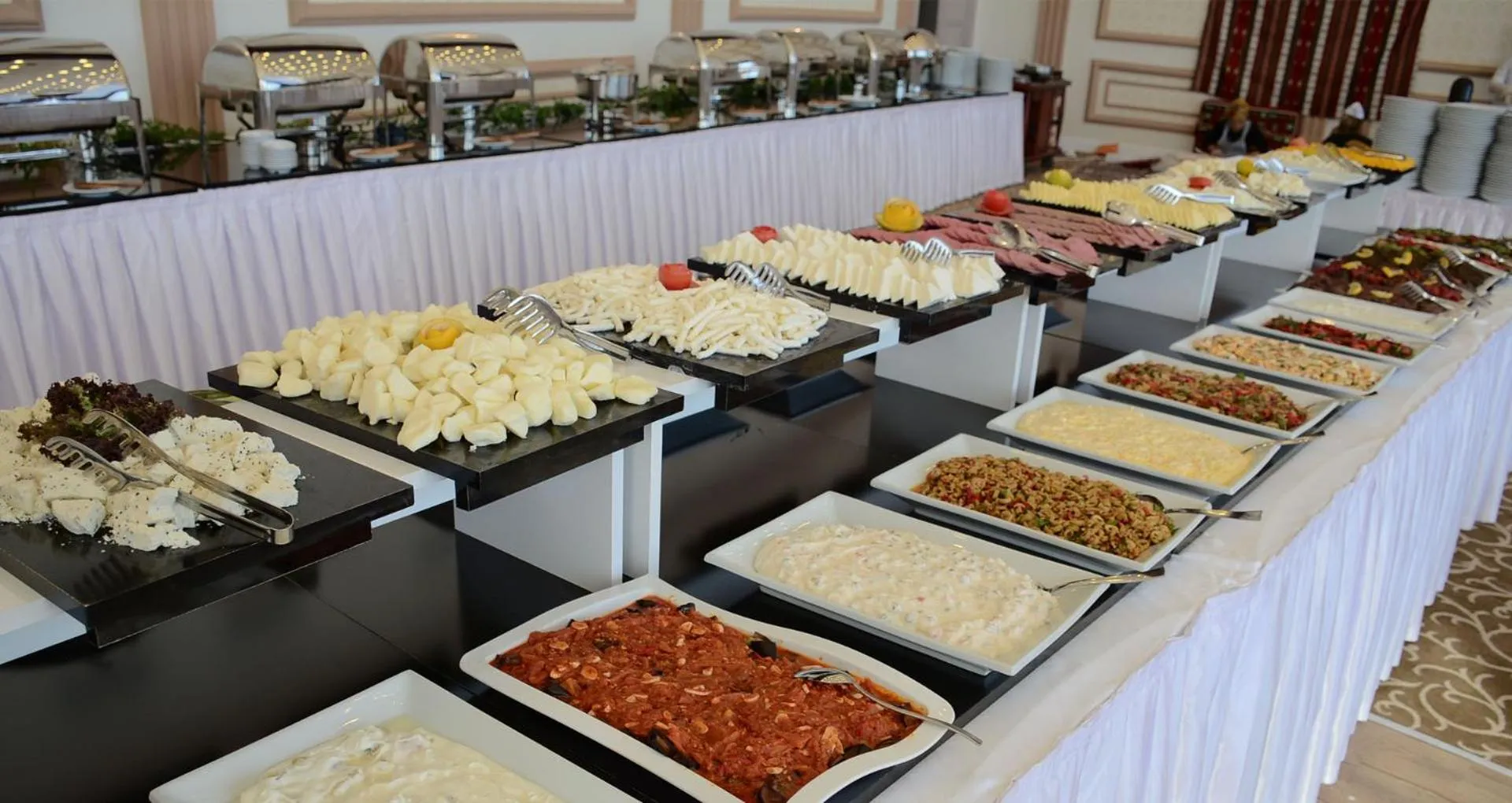 Food and drinks in Karbel Hotel