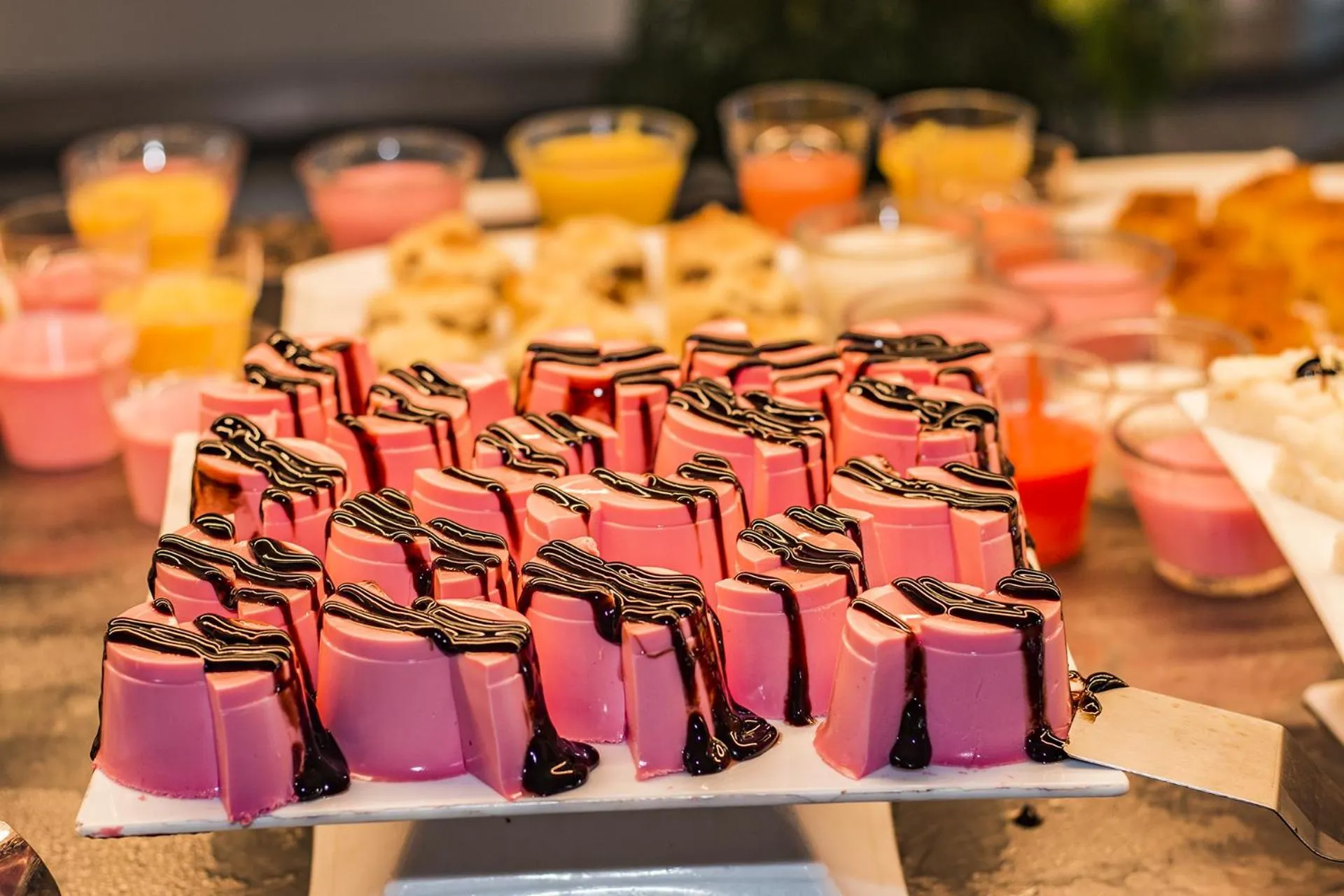 Food and drinks in Karbel Hotel