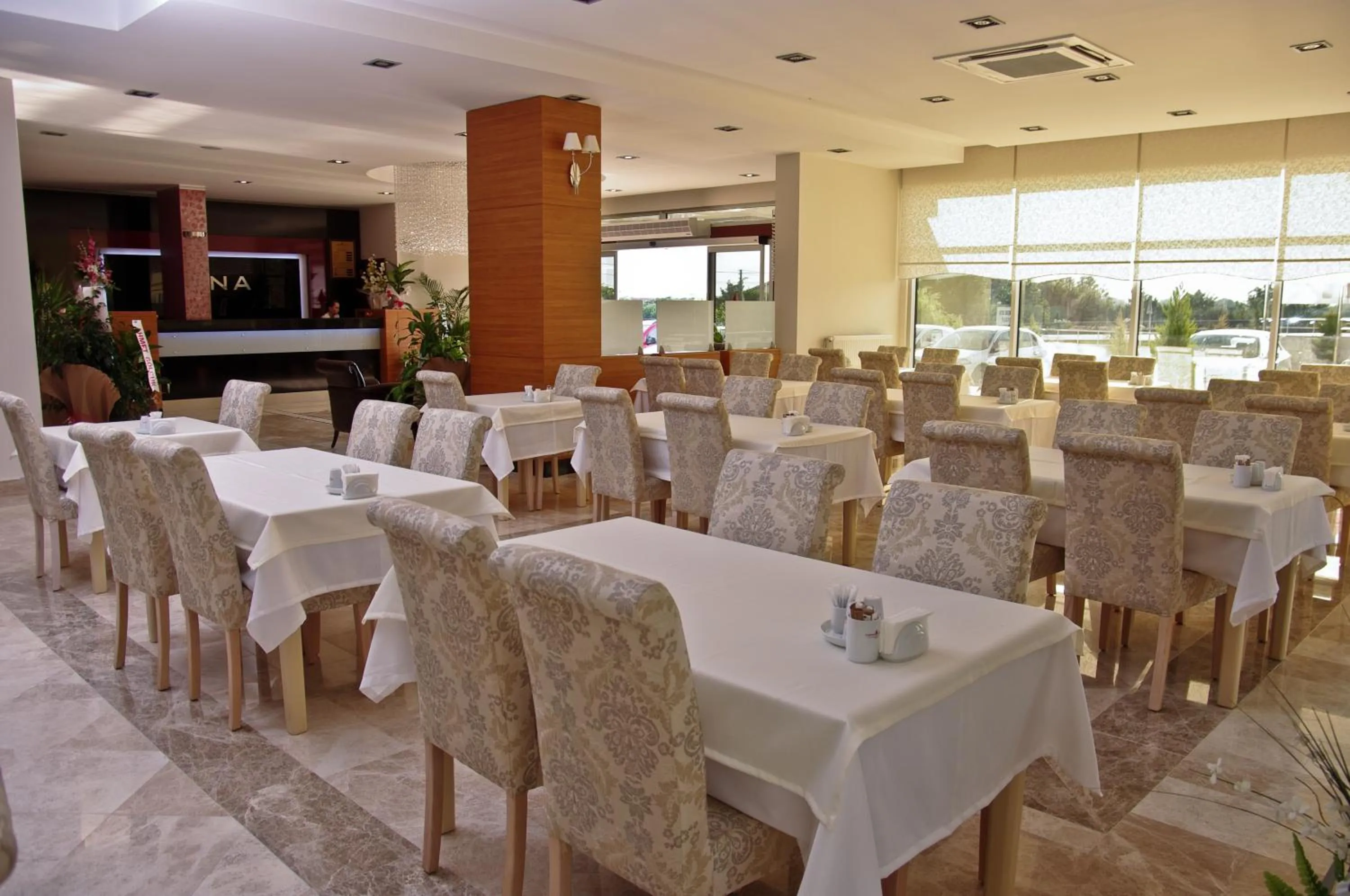 Restaurant/places to eat in Tuna Hotel