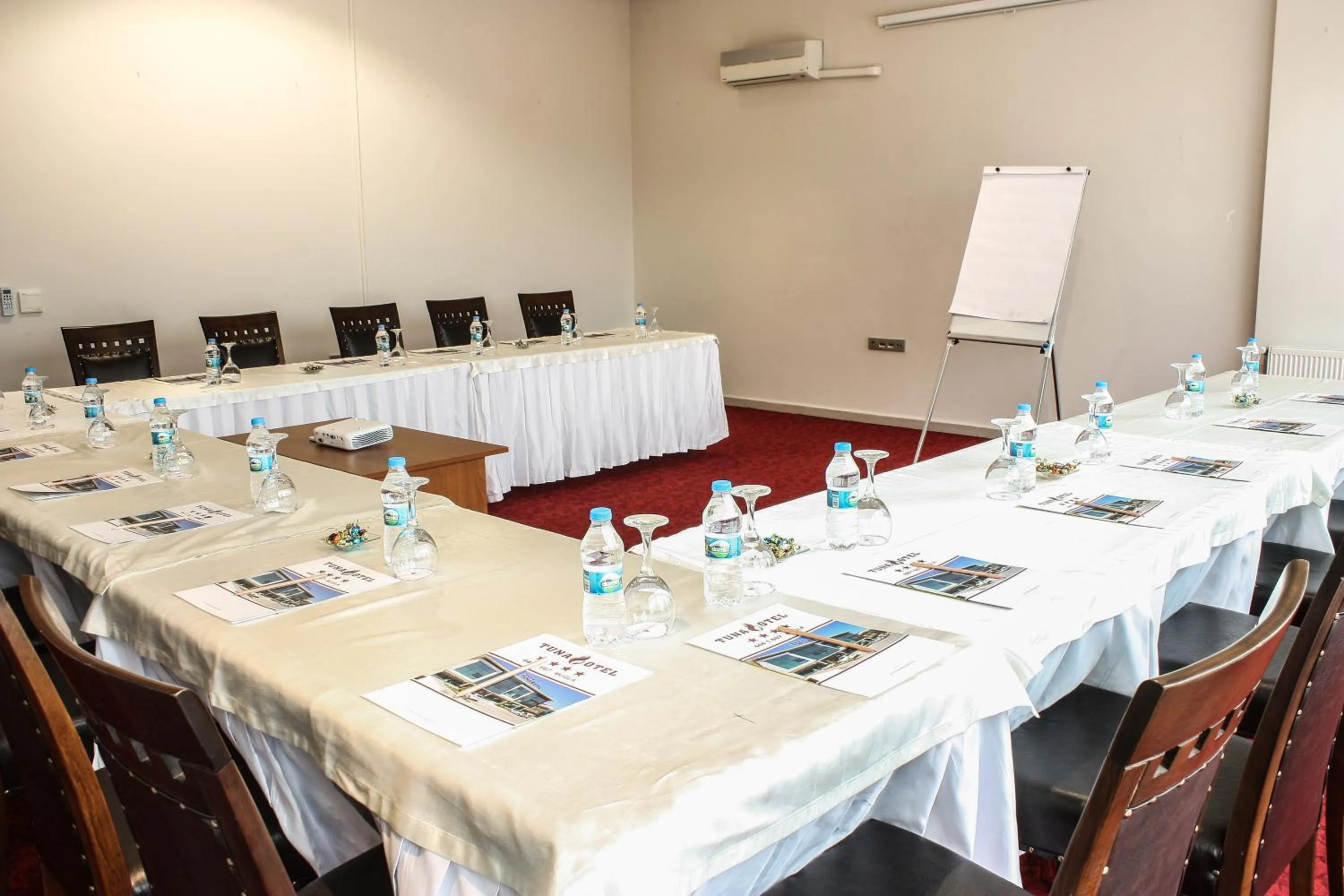 Business facilities in Tuna Hotel
