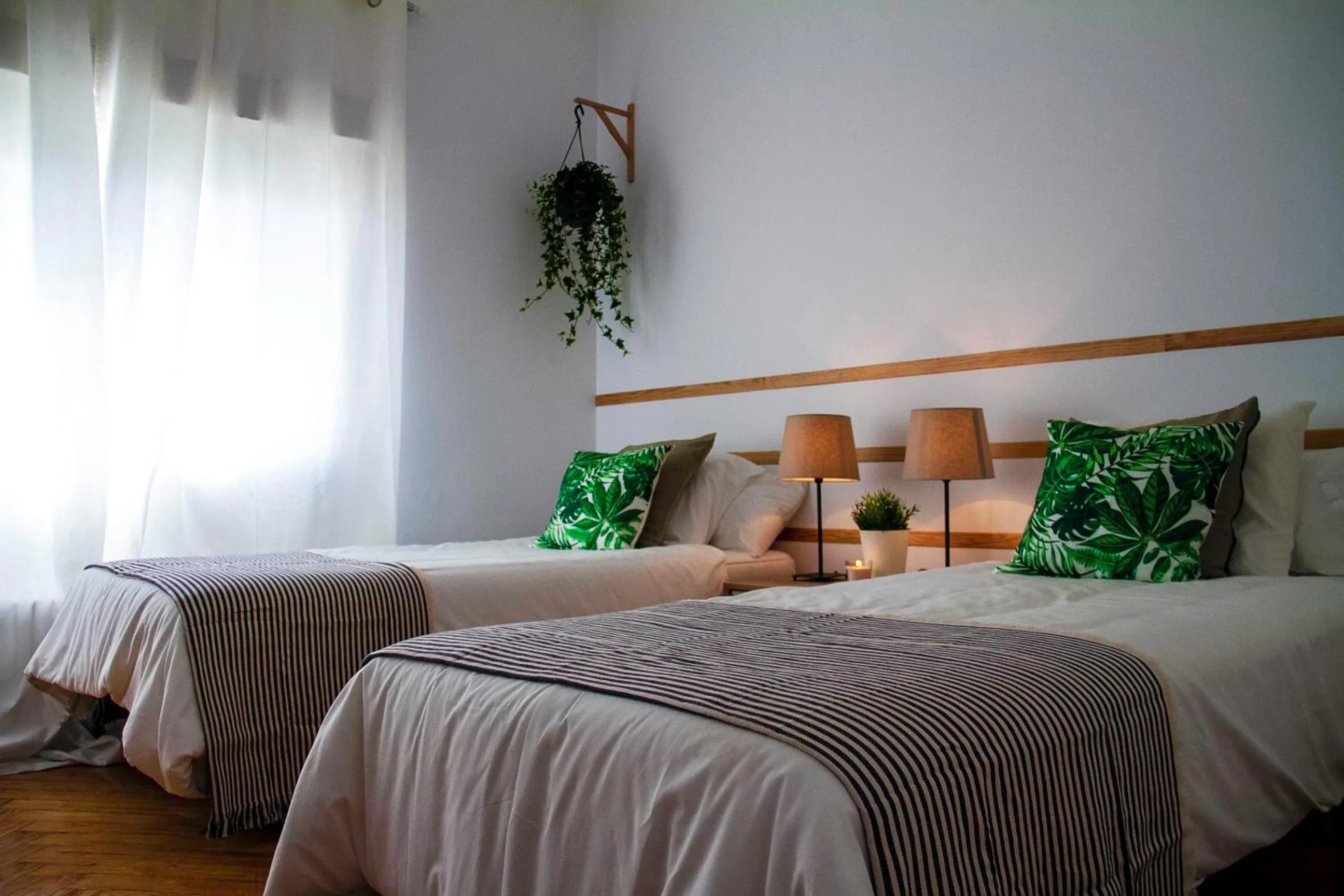 Photo of the whole room, Bed in Real Beds Madrid