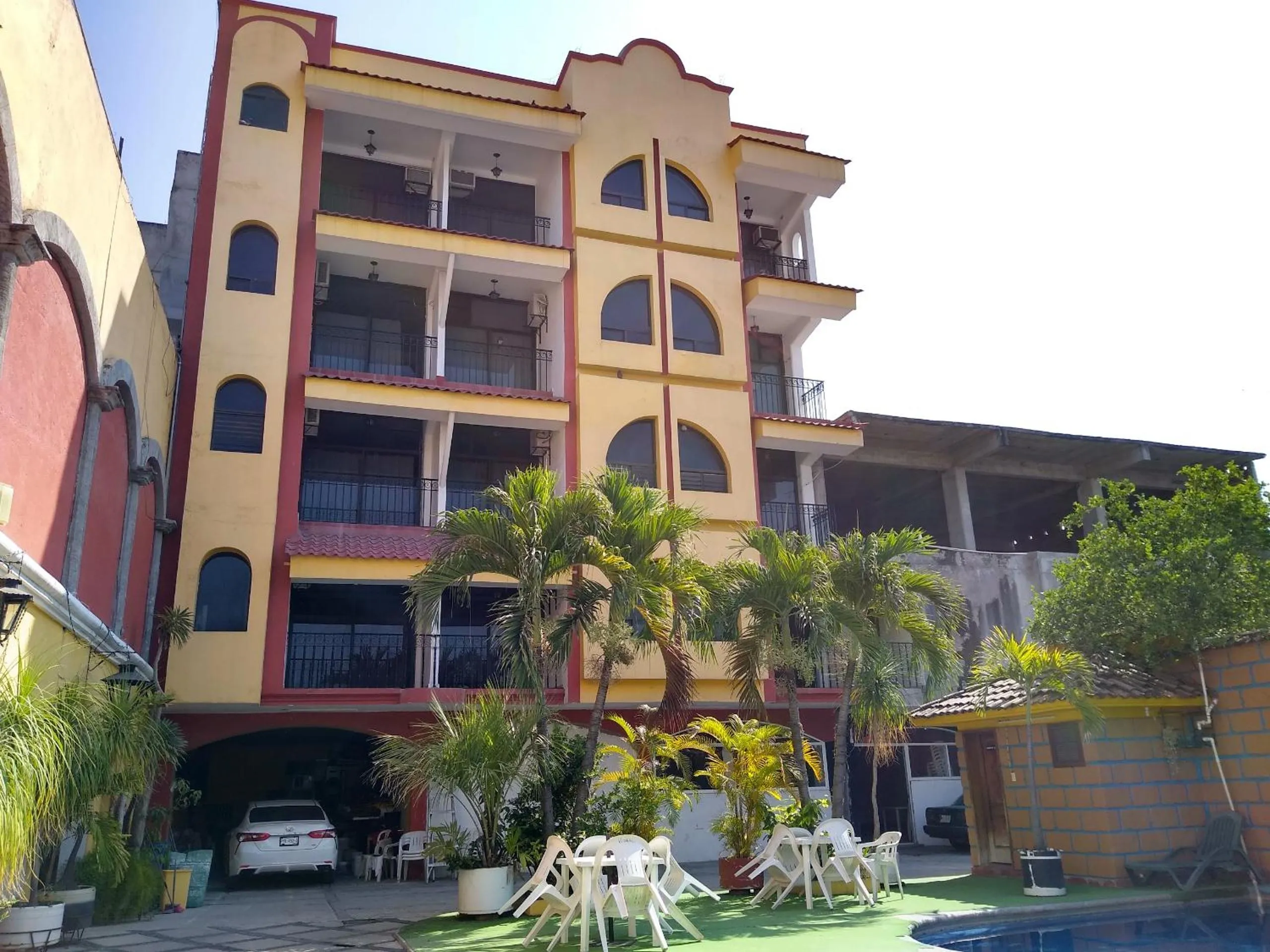 Property building in Hotel Real Jojutla