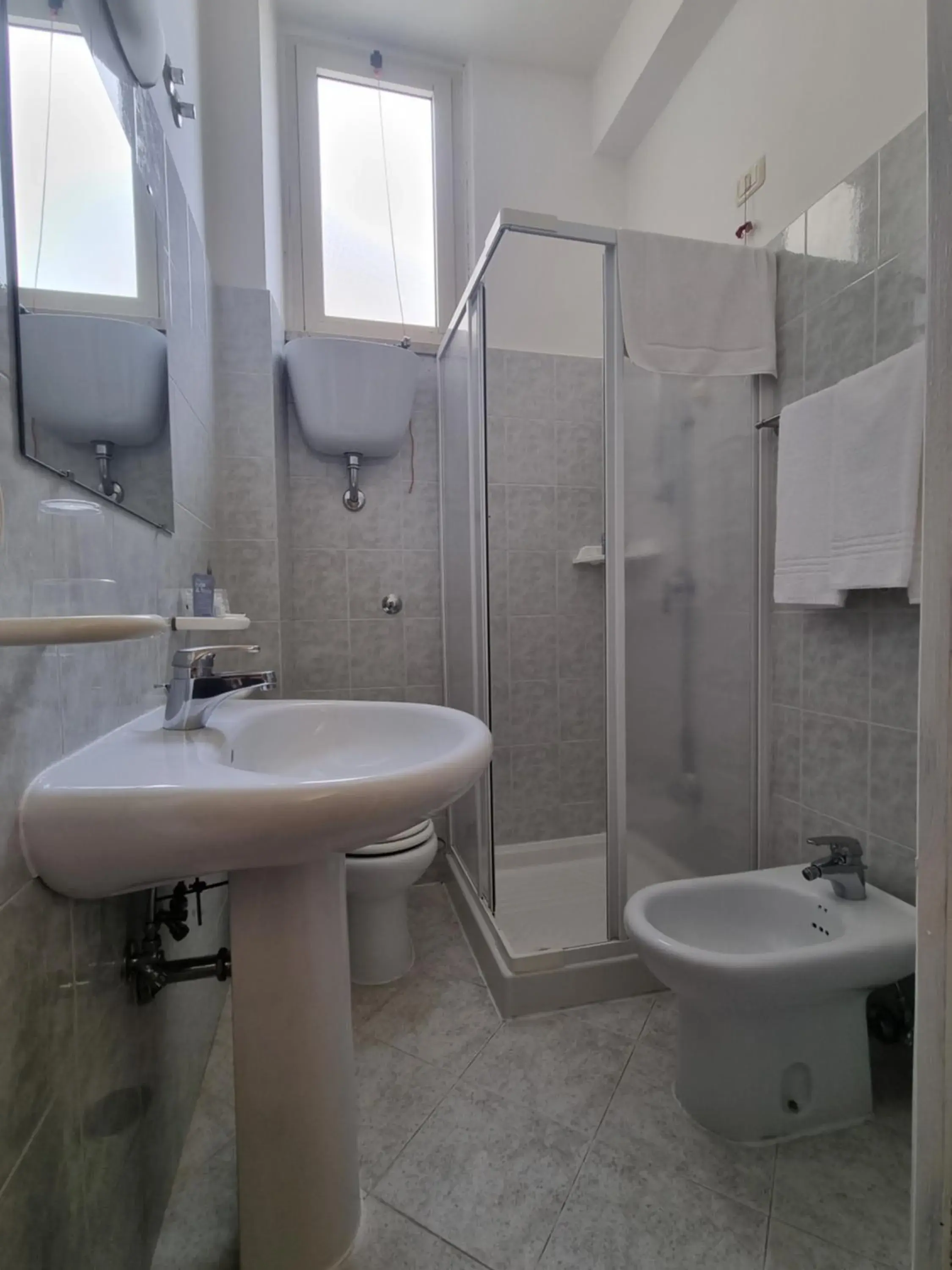 Double Room in Borghetto Hotel Double Room in Borghetto Hotel