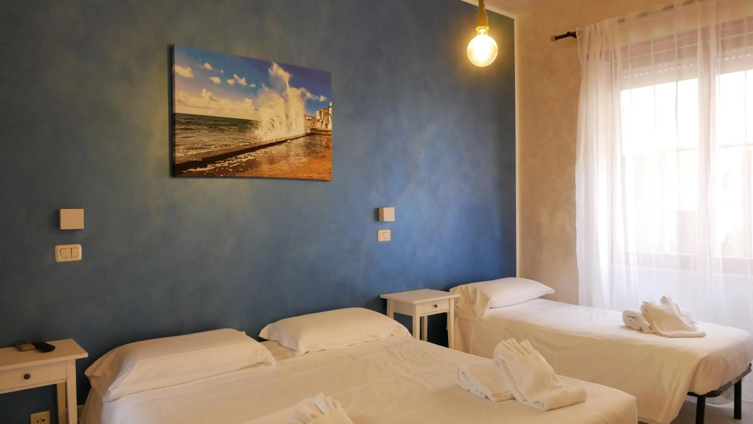 Bed in Borghetto Hotel