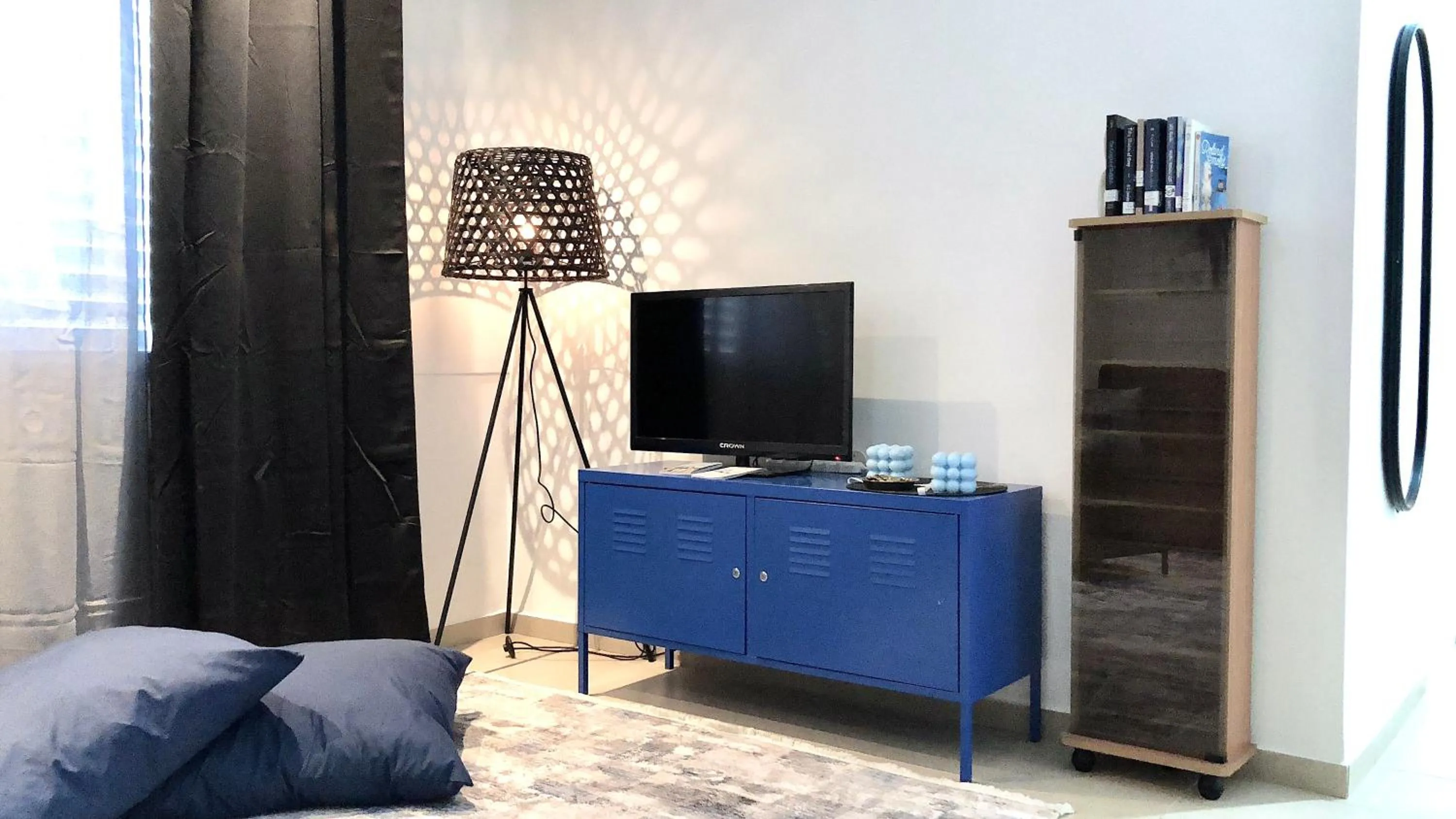 TV and multimedia in Stylish Tel Aviv