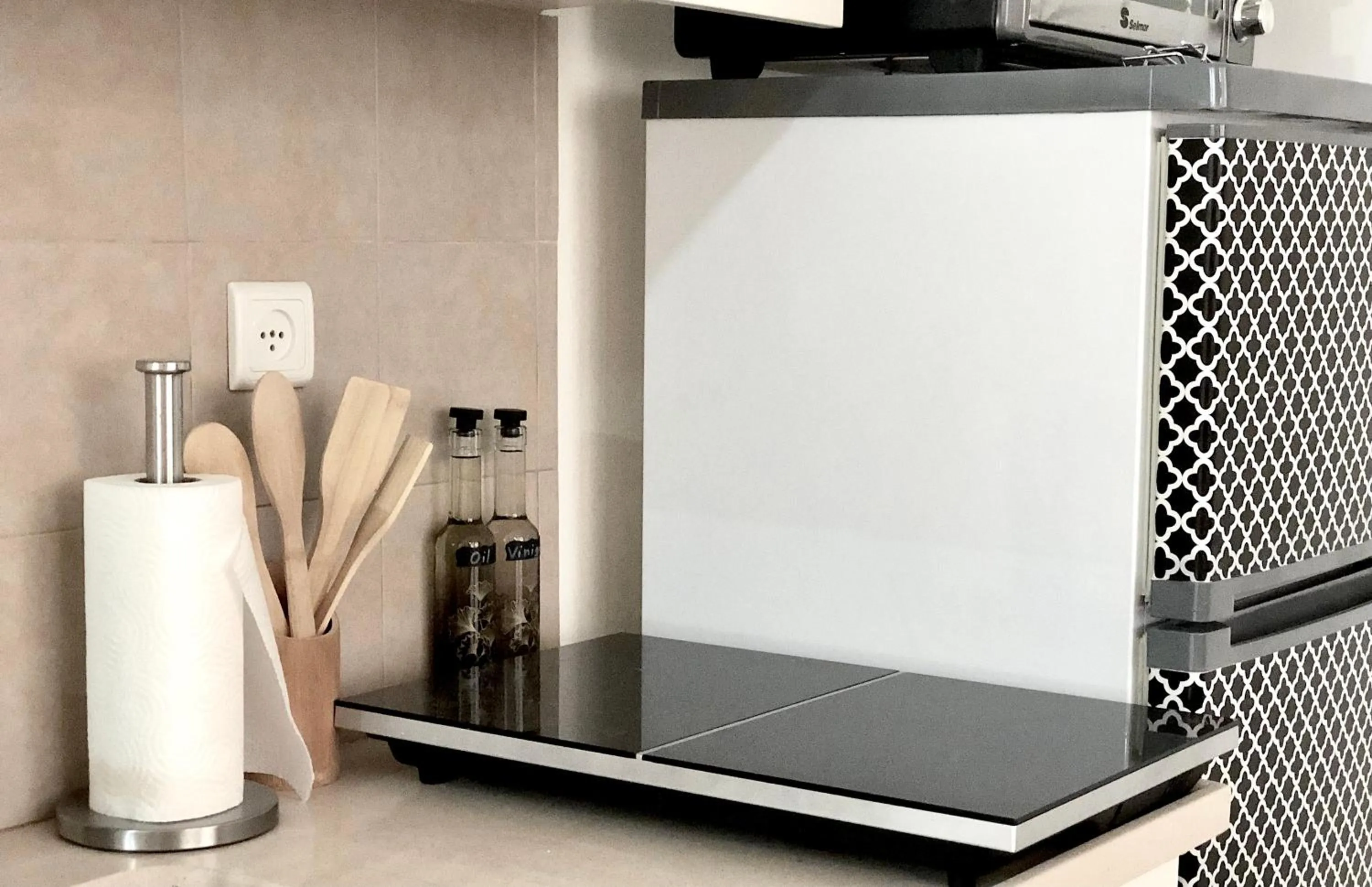 Kitchen or kitchenette in Stylish Tel Aviv