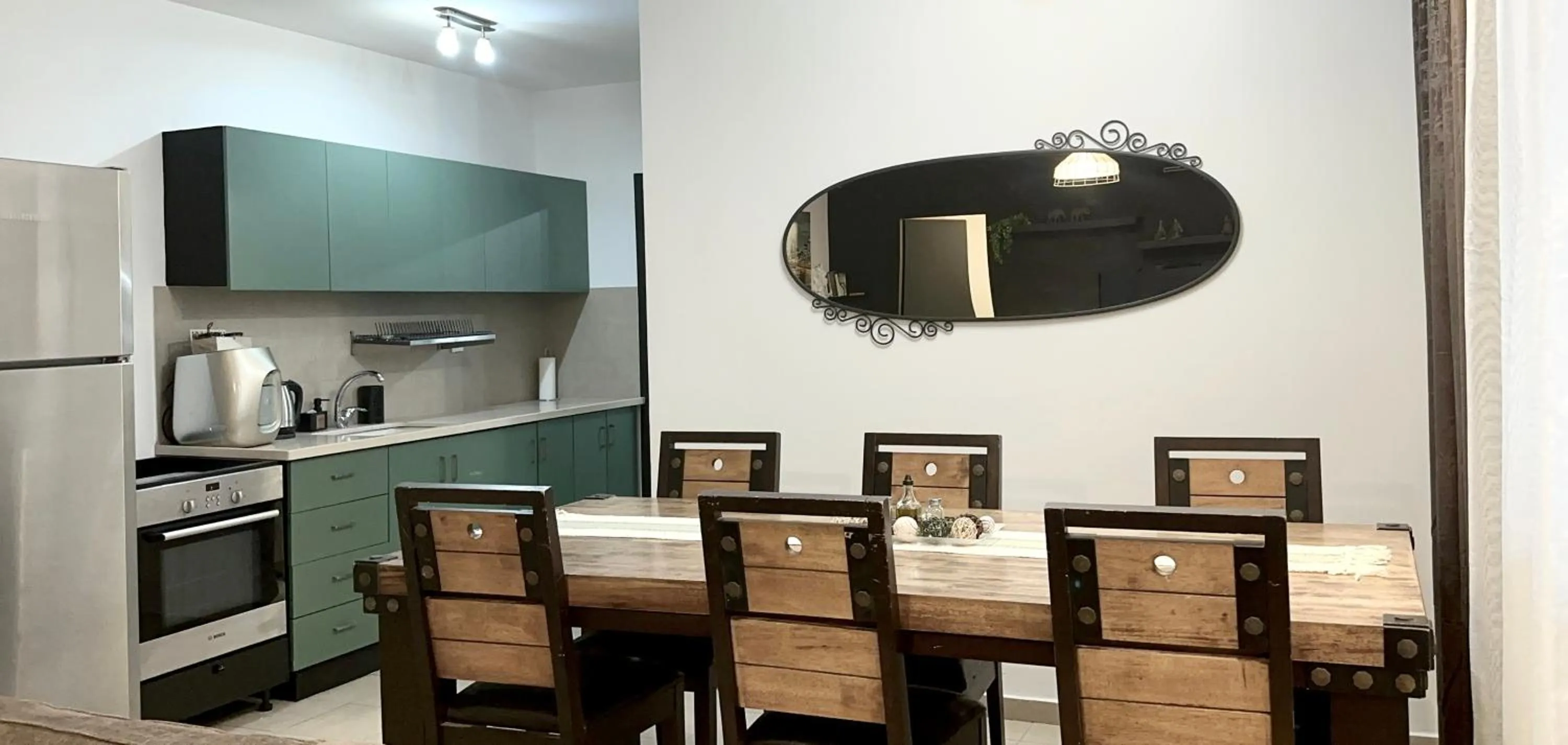 Kitchen or kitchenette in Stylish Tel Aviv