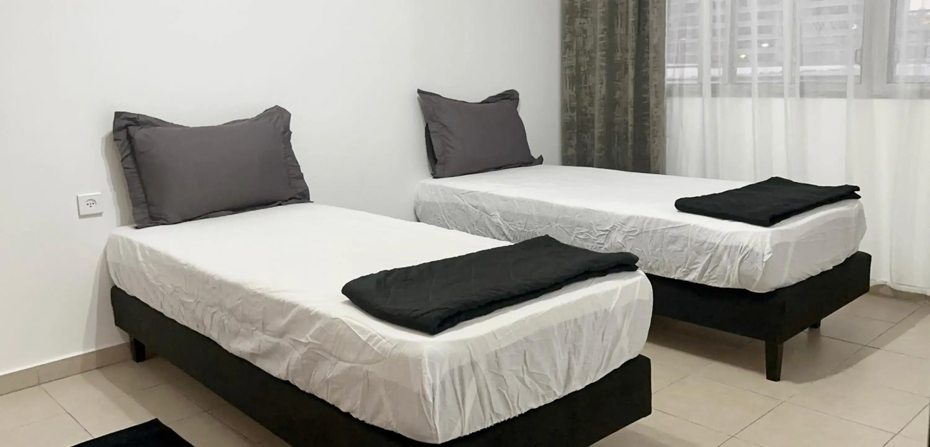 Mixed Dormitory Room in Stylish Tel Aviv Mixed Dormitory Room in Stylish Tel Aviv