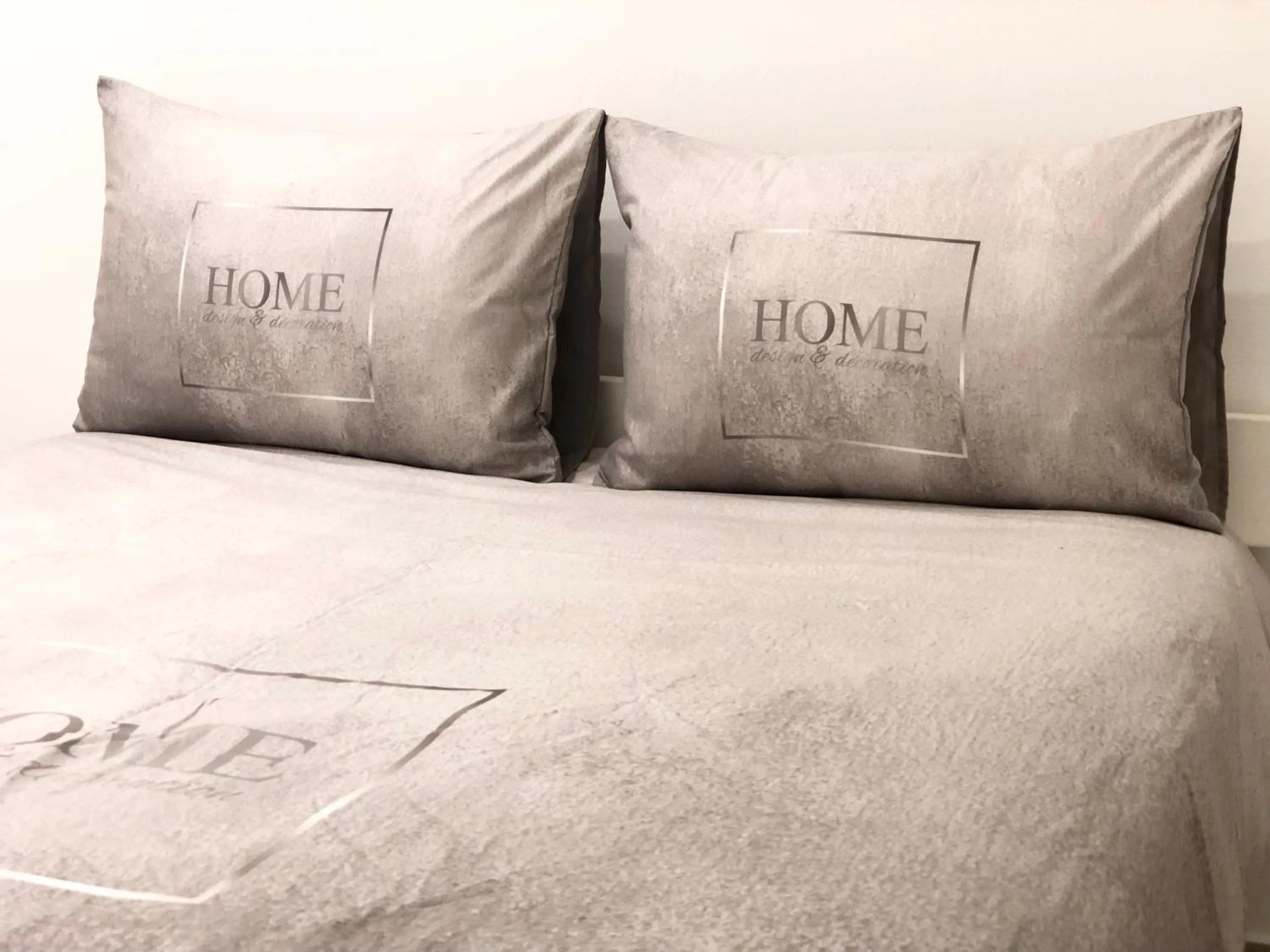 Bed in Stylish Tel Aviv