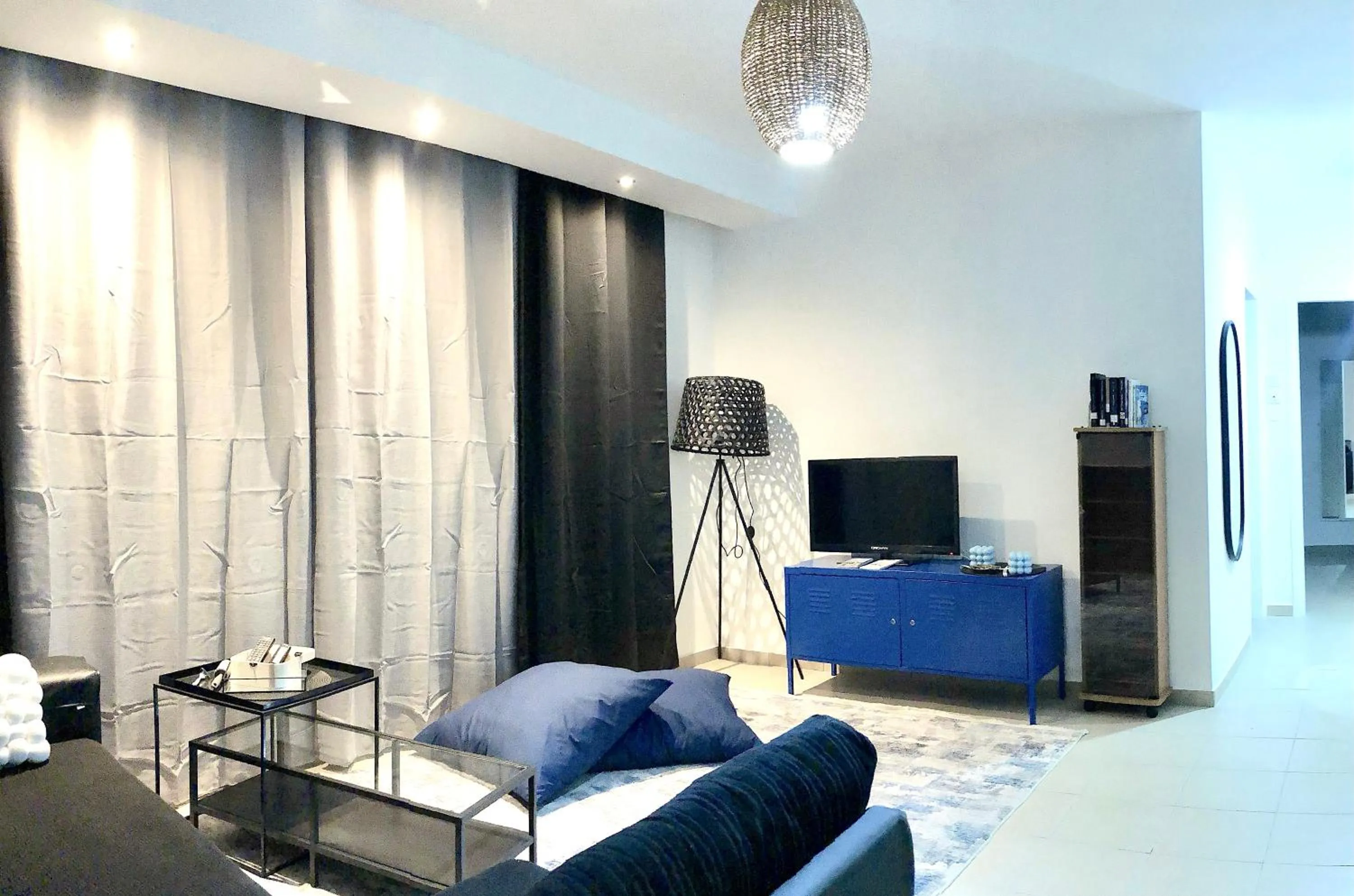 TV and multimedia in Stylish Tel Aviv