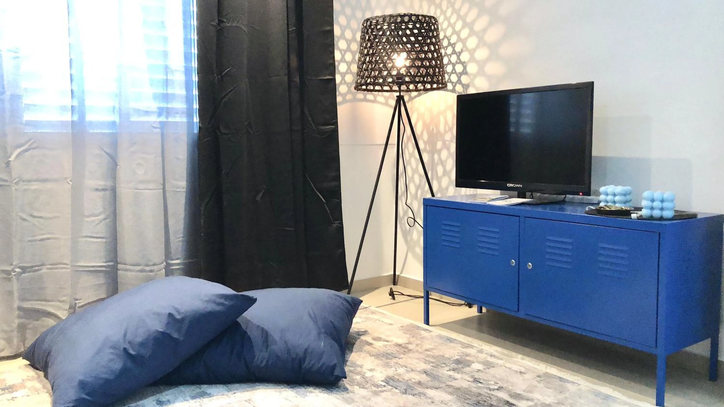 TV and multimedia in Stylish Tel Aviv